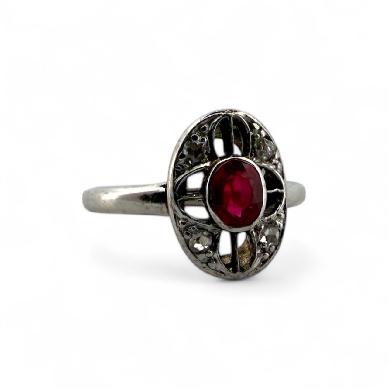 Vintage Art Deco Zierlicher Synthetischer Rubin & Diamant Pinky Ring (Art déco) im Angebot