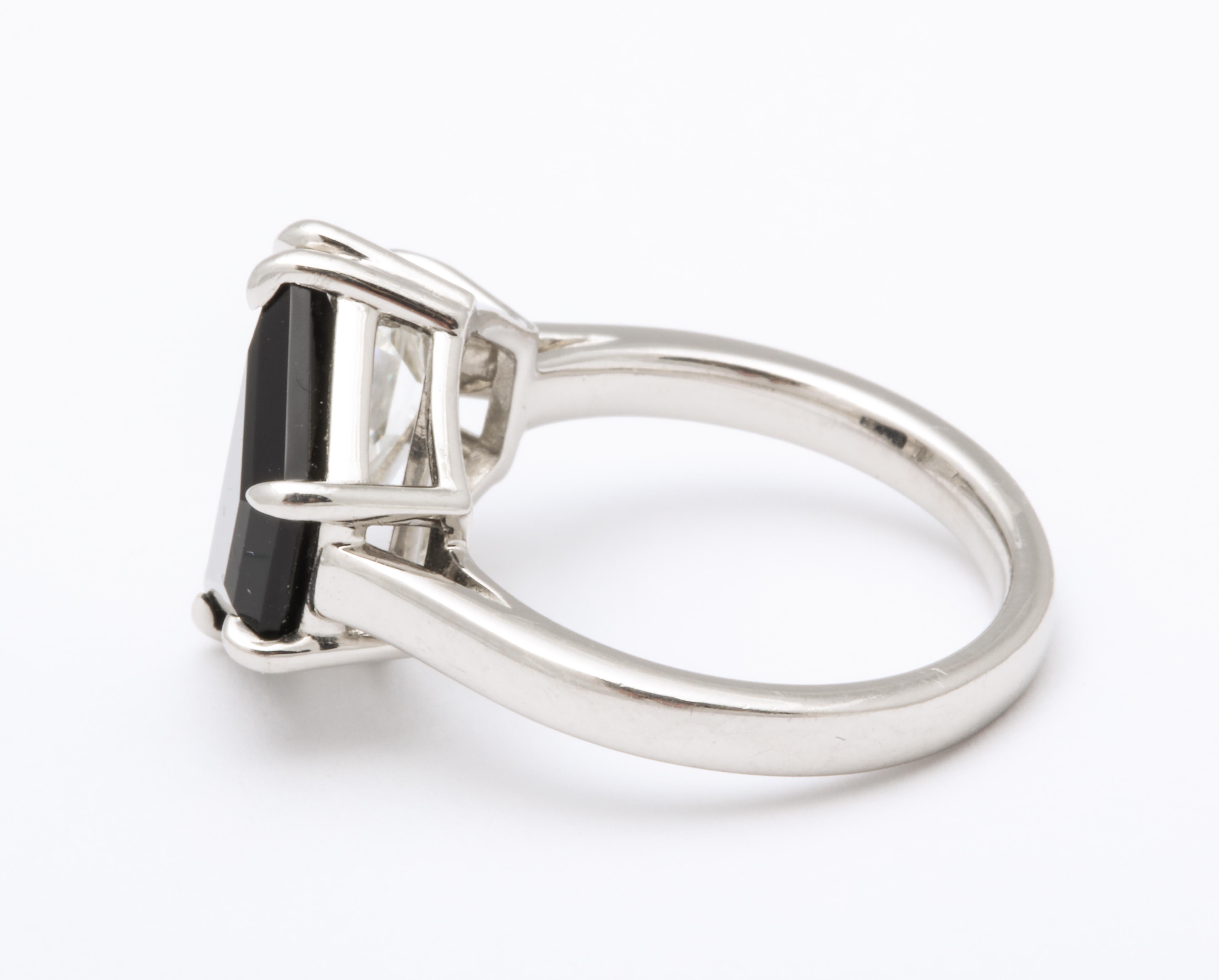 Women's Vintage Art Deco Design 2.75 Carat Trapezoid Diamond and Onyx Platinum Ring