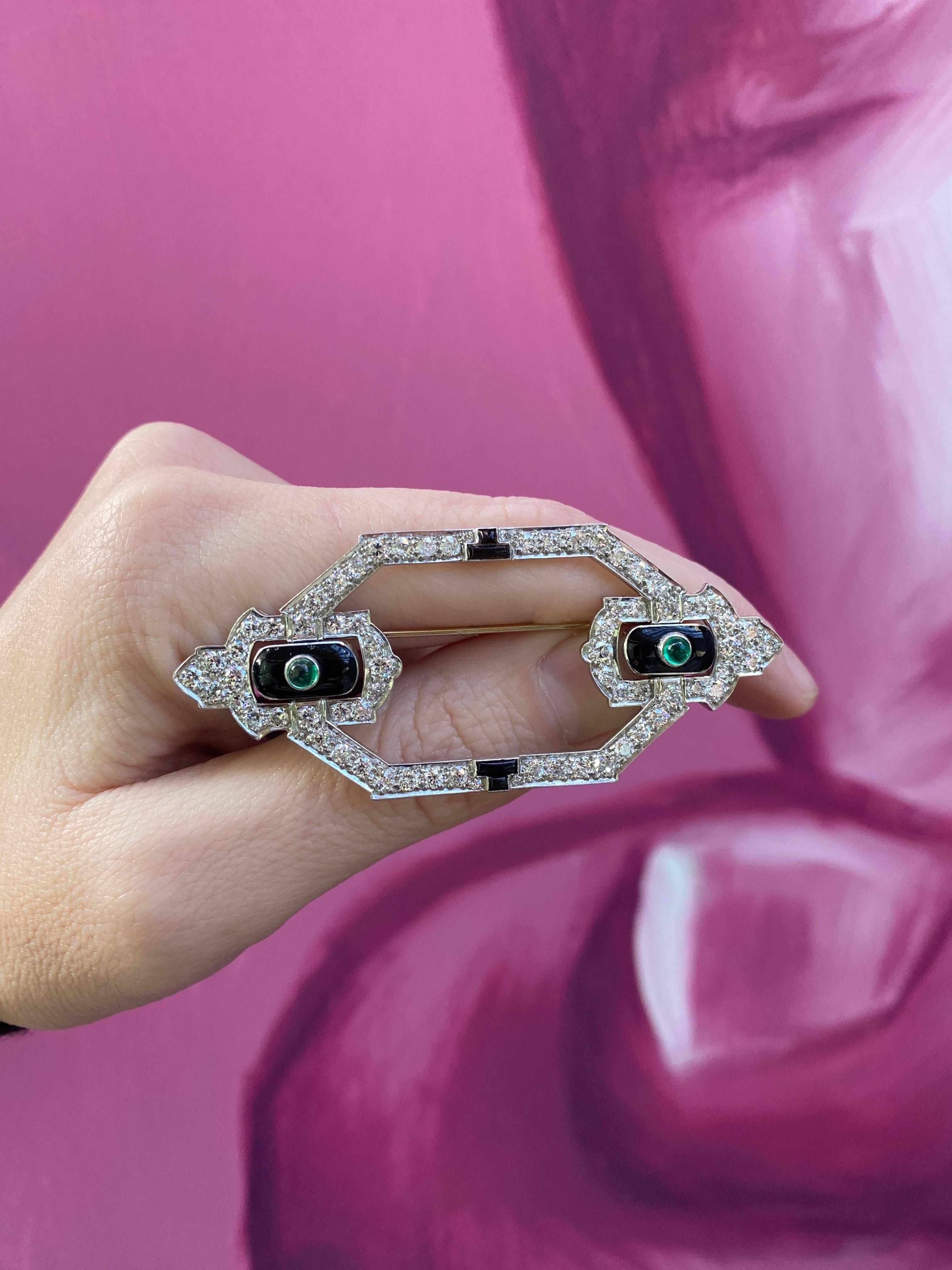 Vintage Late Art Deco Diamond and Emerald Cabochon platinum Brooch In Excellent Condition For Sale In Houston, TX