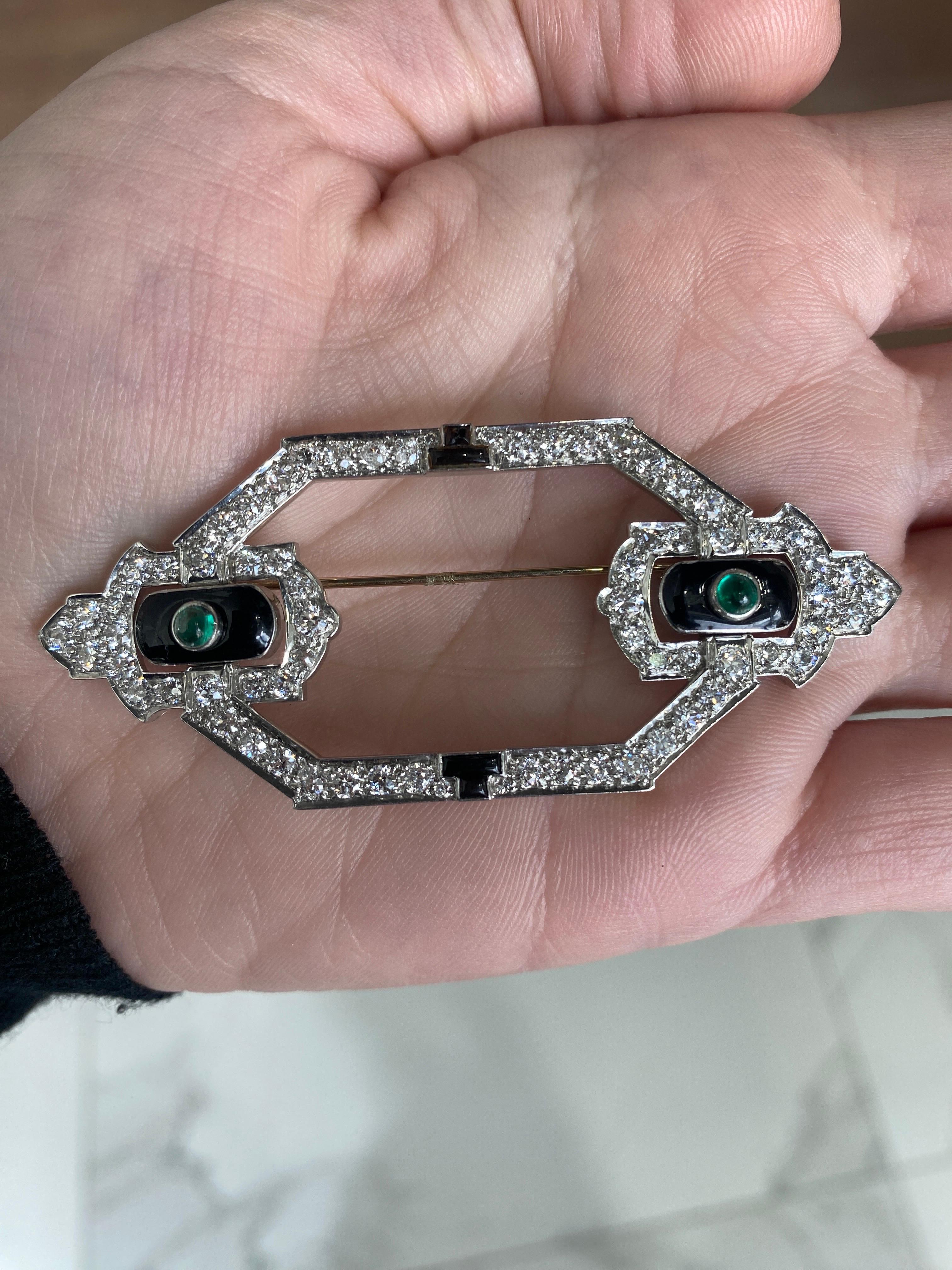 Women's or Men's Vintage Art Deco Diamond and Emerald Cabochon platinum Brooch  For Sale