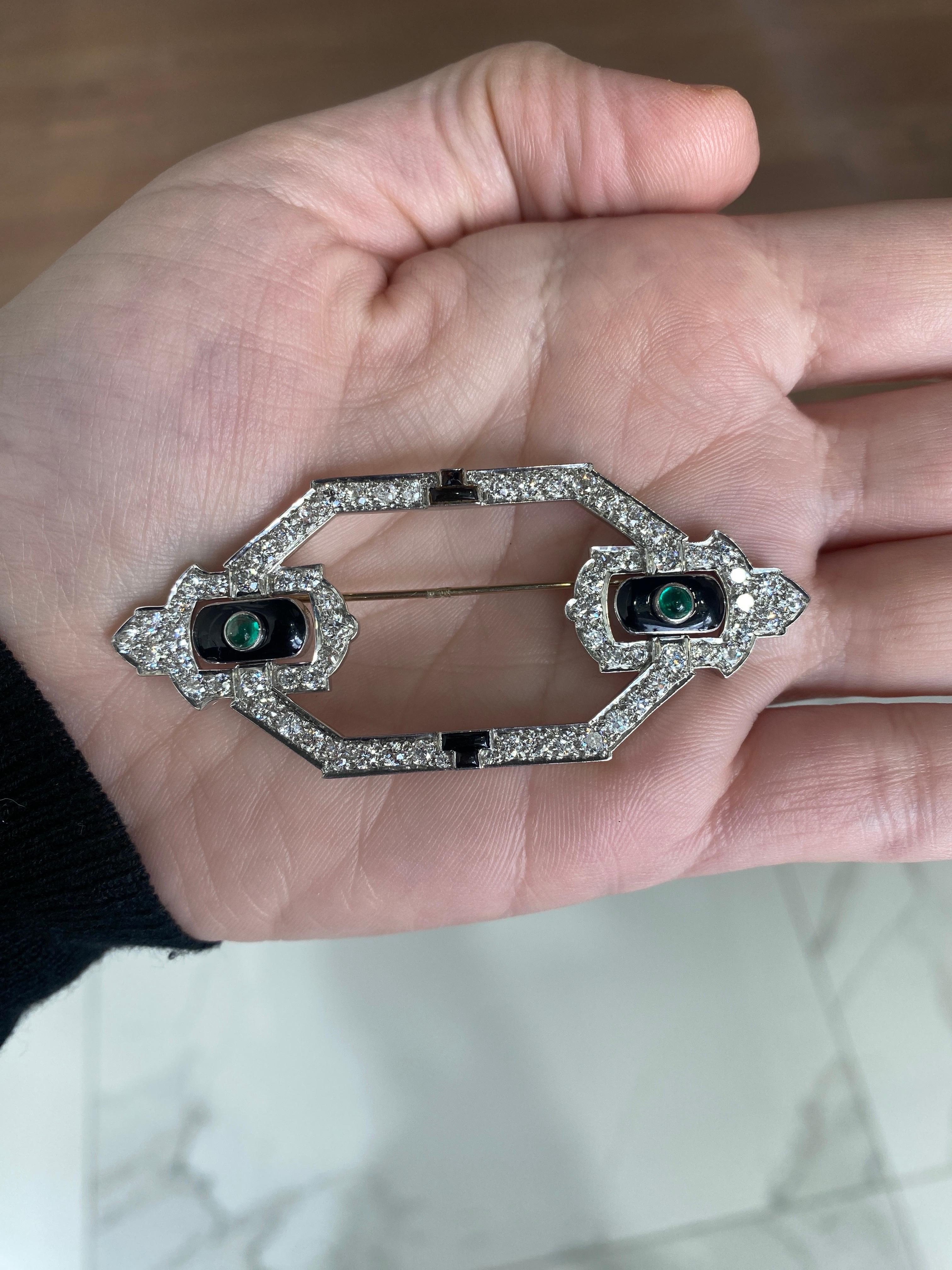 Vintage Art Deco Diamond and Emerald Cabochon platinum Brooch  For Sale 1