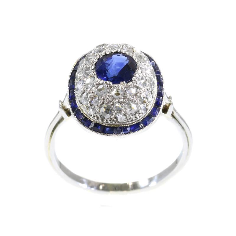 Vintage Art Deco Diamond and Natural Sapphire ‘1.10 Carat’ Engagement Ring In Excellent Condition For Sale In Antwerp, BE