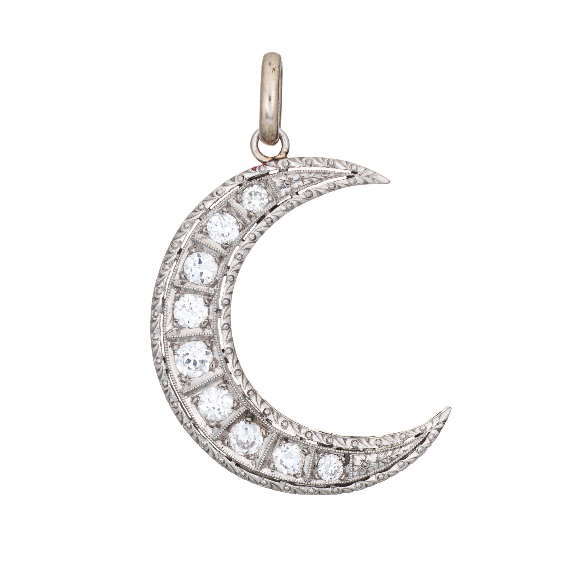 Taille vieille Europe Vintage Art Deco Diamond Crescent Moon Pendentif Platinum Estate Fine Jewelry en vente