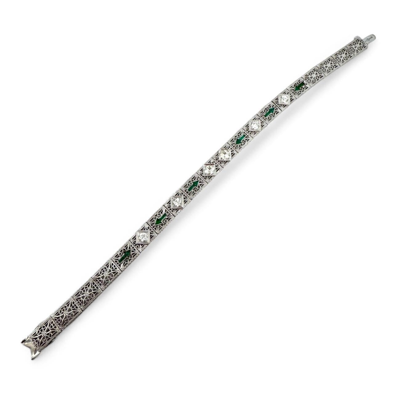 Vintage Art Deco Diamond & Emerald Filigree Bracelet 14K White Gold en vente 3