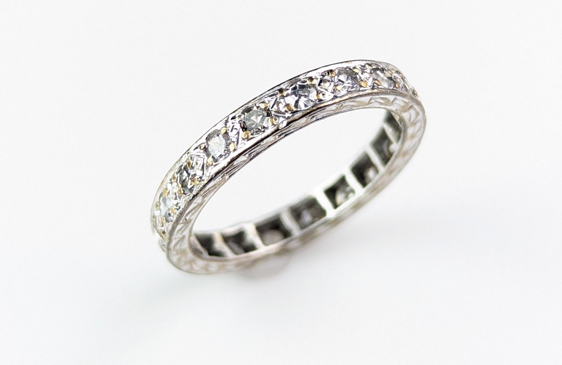 Vintage Art Deco Diamond eternity ring, 18k White gold  For Sale 8