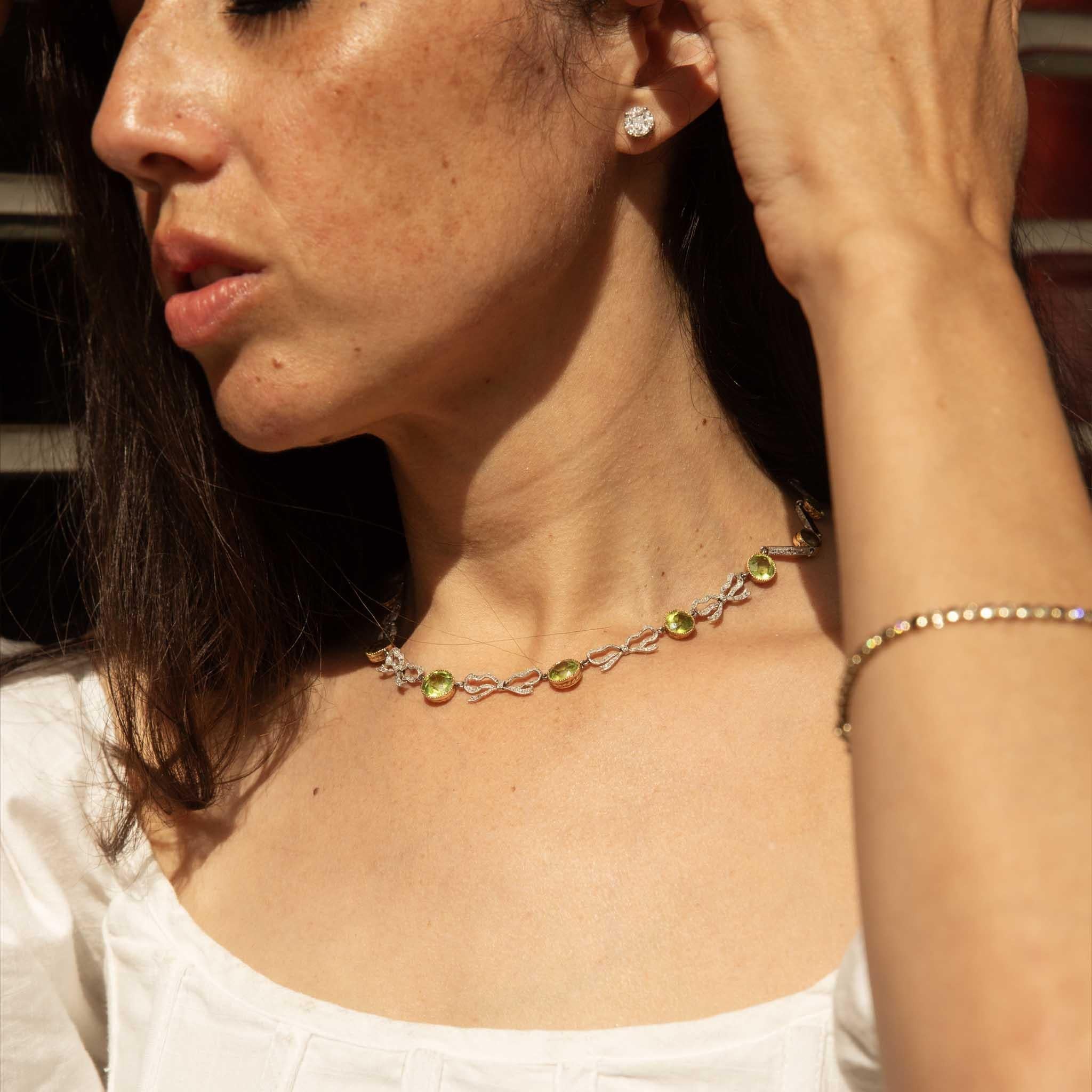 Vintage Art Deco Diamond & Peridot Bar & Bow Link Necklace 18ct & Platinum For Sale 1