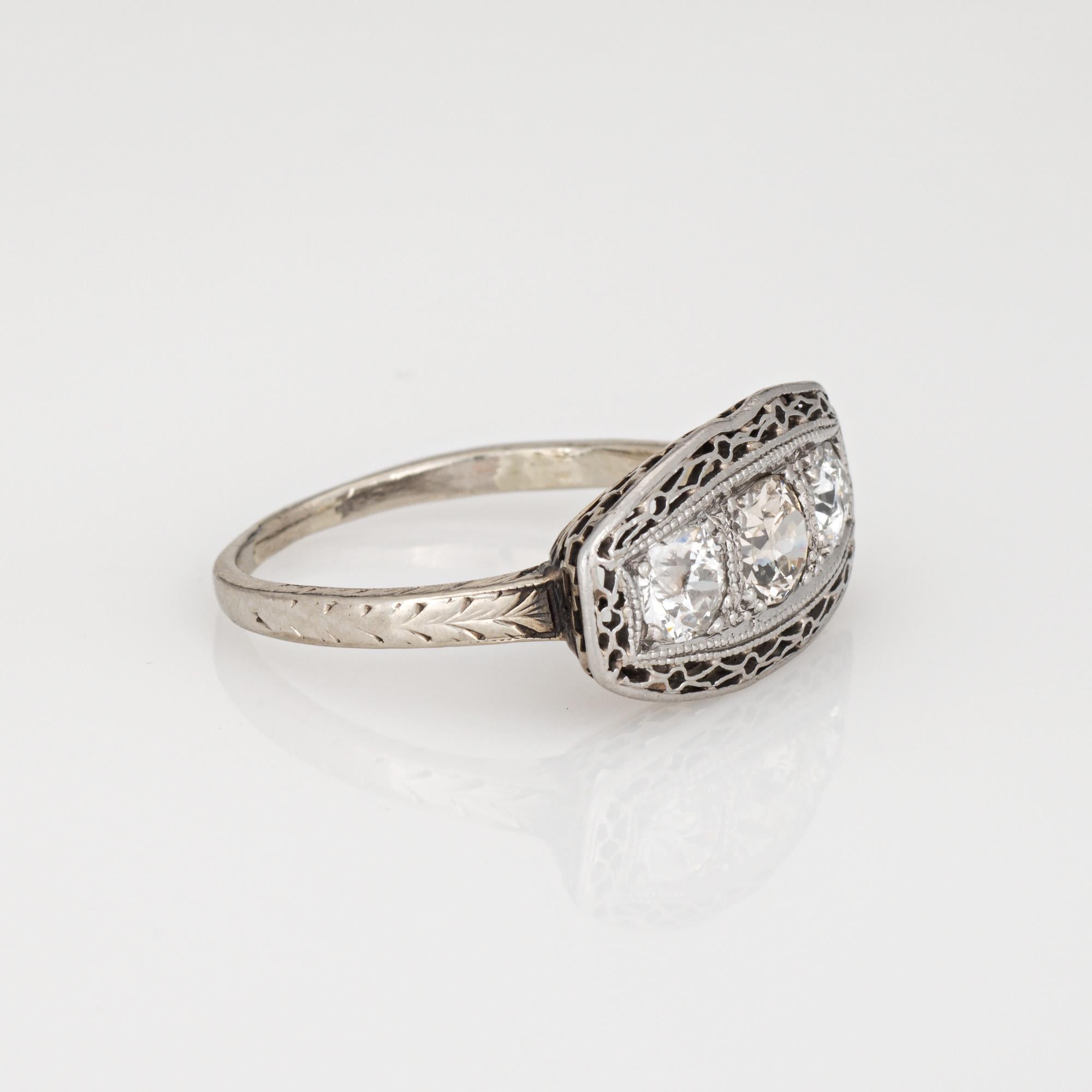 Art Déco Anello vintage Art Deco con diamante Sz 5.5 Oro bianco 10k con 3 pietre in vendita
