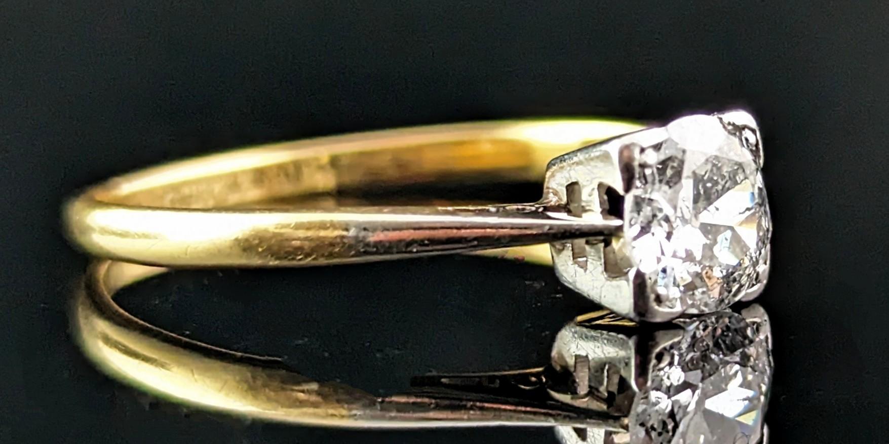 Vintage Art Deco Diamond solitaire ring, Engagement ring, 18k gold and platinum  For Sale 1