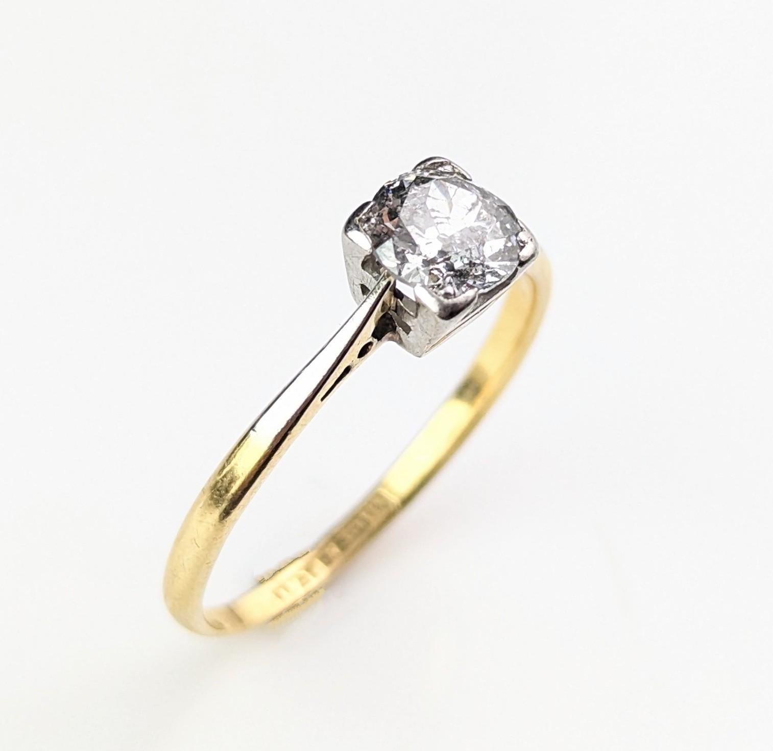 Vintage Art Deco Diamond solitaire ring, Engagement ring, 18k gold and platinum  For Sale 4