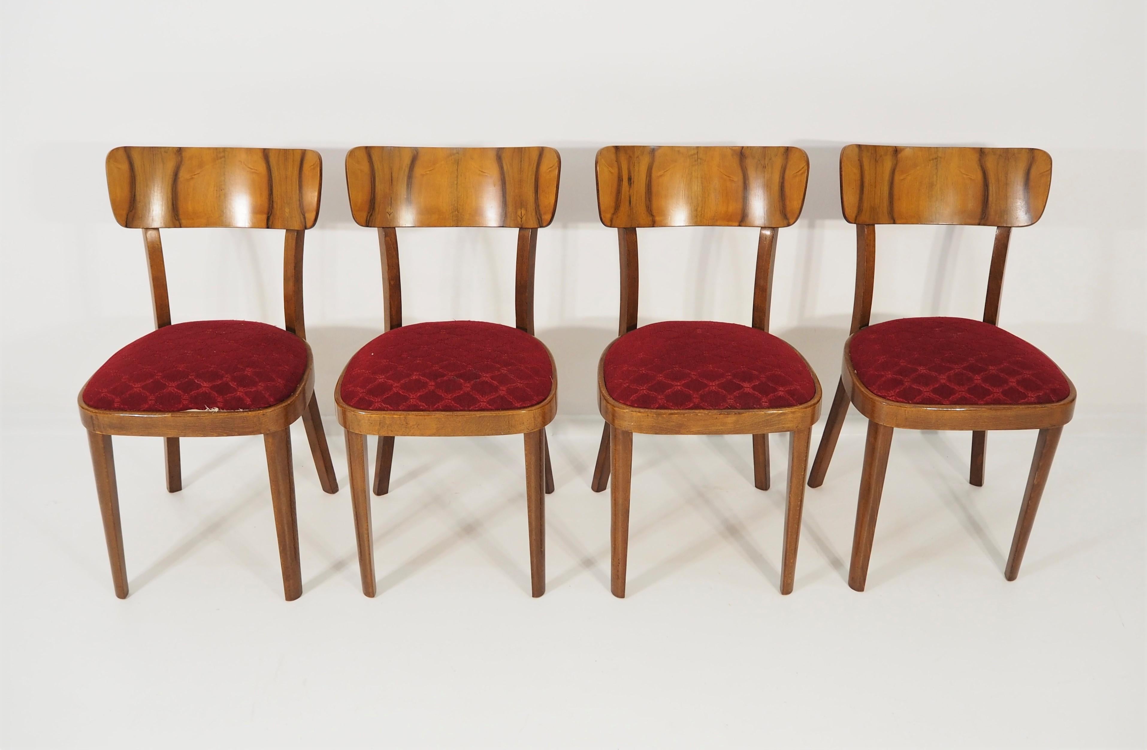 Vintage Art Deco dining chairs, circa 1960, set of 4. Original condition. Beautiful Minimalist design. Measures chairs: Height 81 cm, width 44 cm, depth 48 cm.