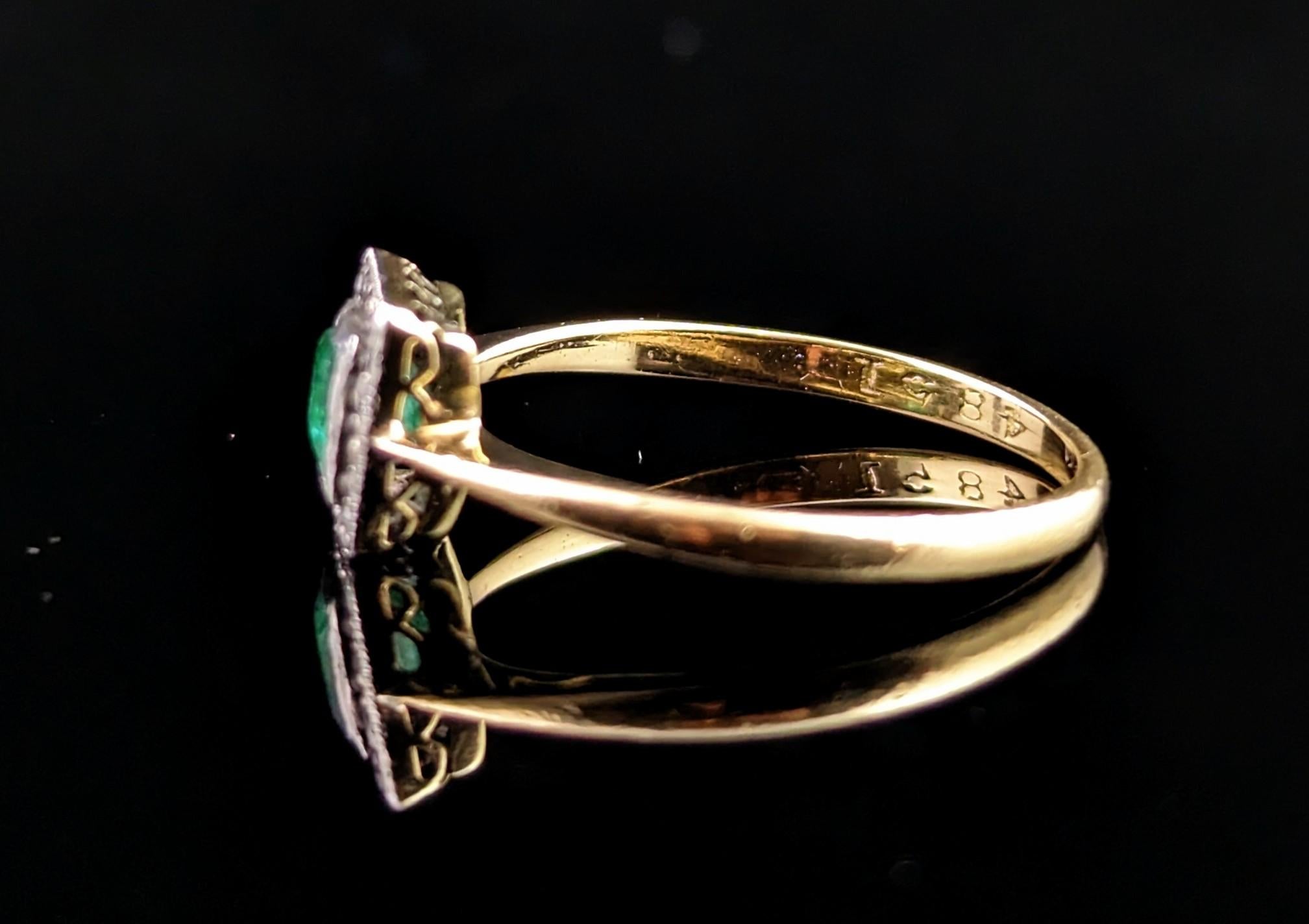 Vintage Art Deco Emerald and Diamond Ring, 18k Gold and Platinum 4