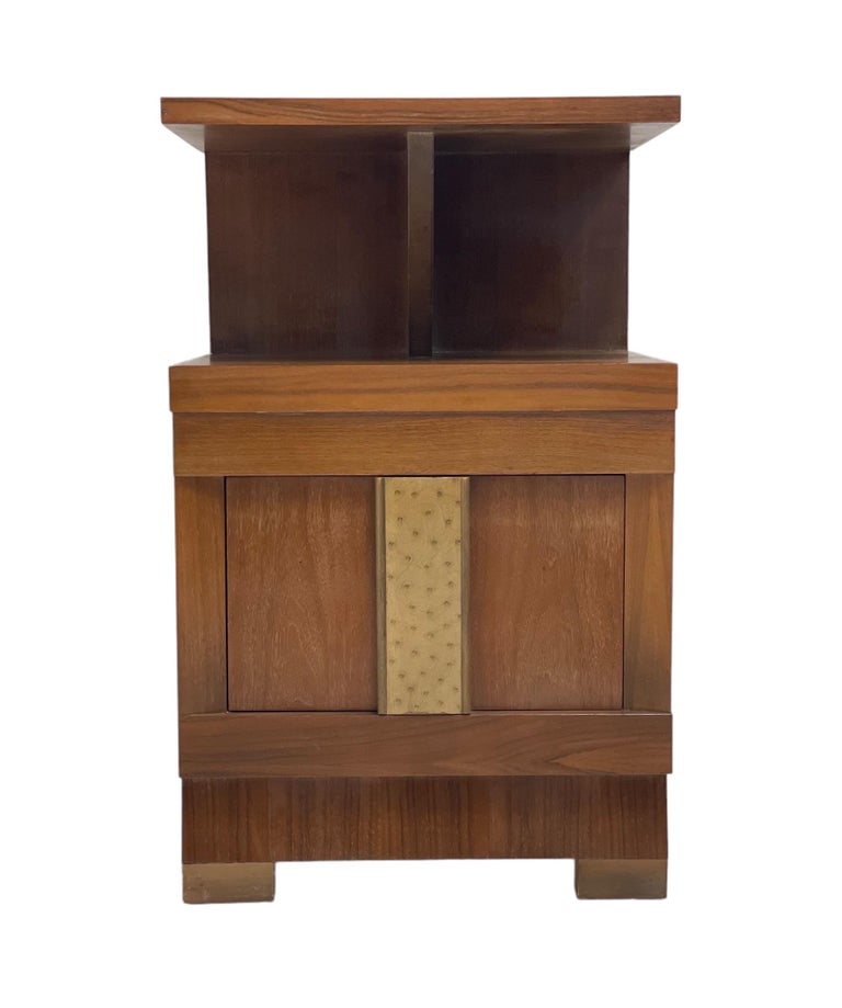 Vintage Art Deco End Table or Accent Table With One Drawer For Sale at