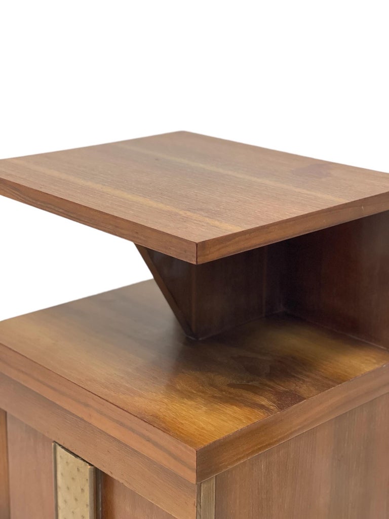 Vintage Art Deco End Table or Accent Table With One Drawer For Sale at