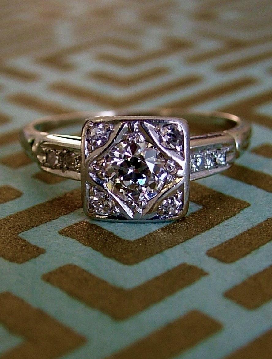 Women's Vintage Art Deco Engagement Ring 14 Karat 0.40 Carat OEC J-SI2, circa 1930s For Sale