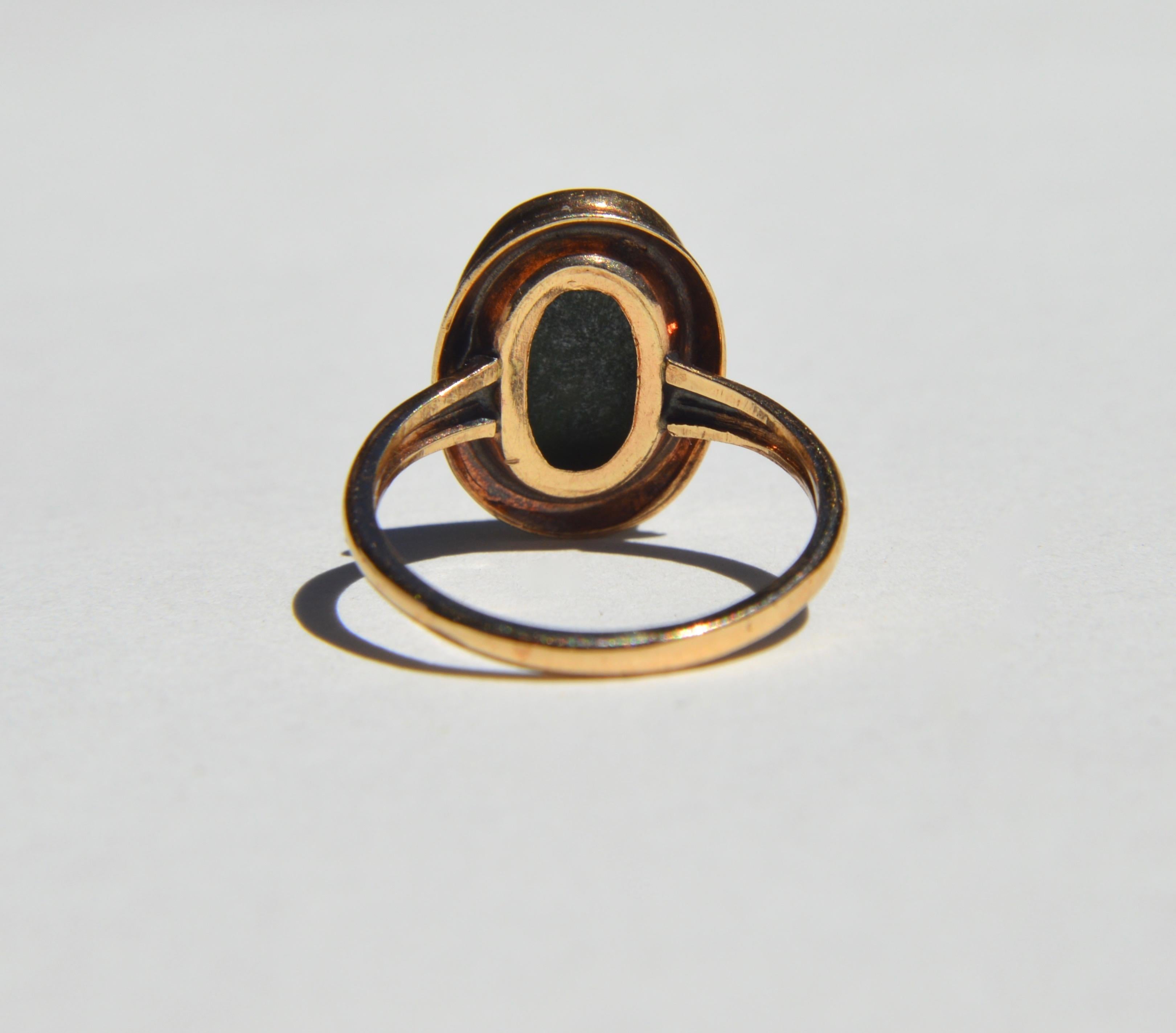 Oval Cut Vintage Art Deco Era 1920s 5.81 Carat Jade 10 Karat Gold Signet Ring