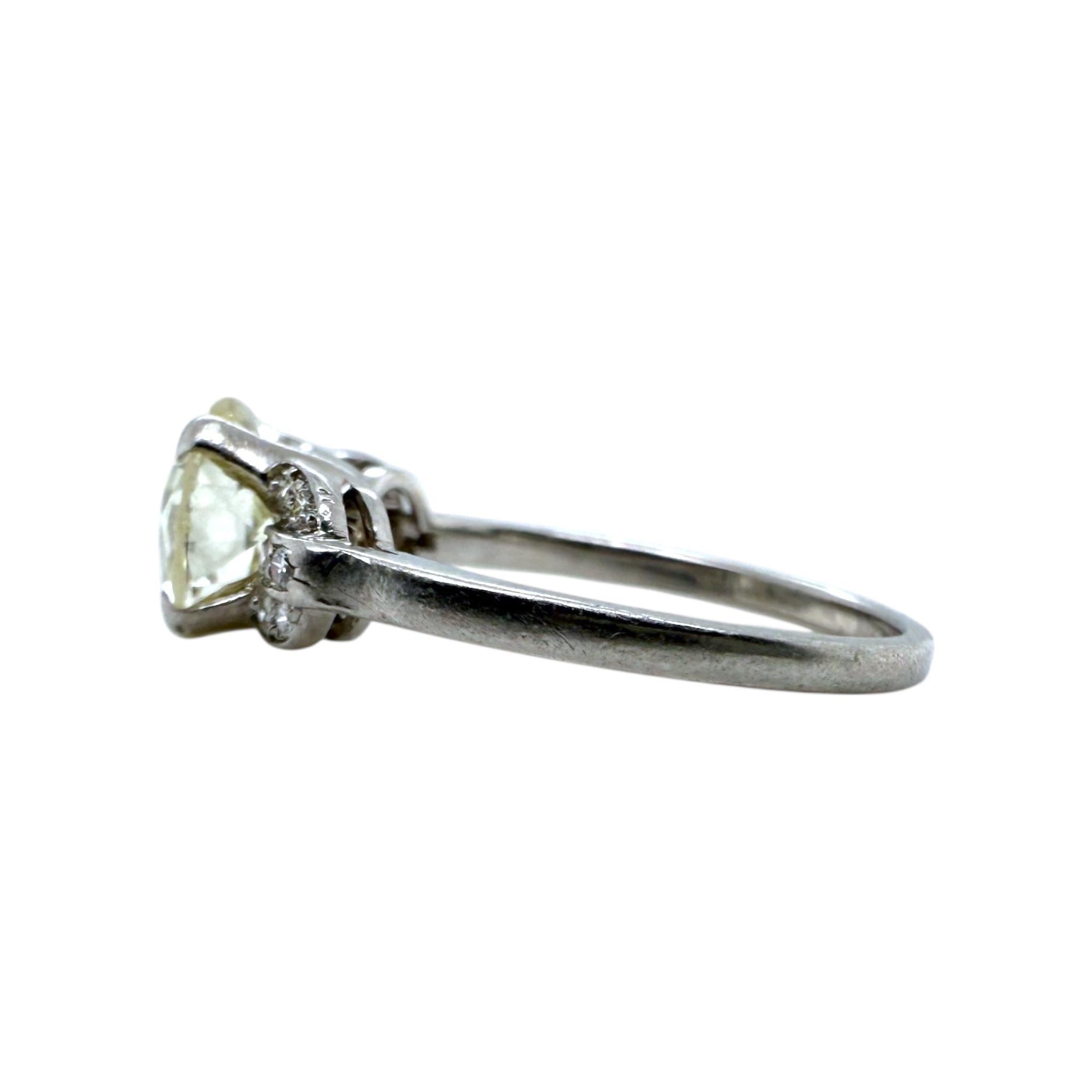 Anello di fidanzamento con diamante d'epoca in stile Art Deco da 2,19 carati con taglio europeo GIA in vendita 1