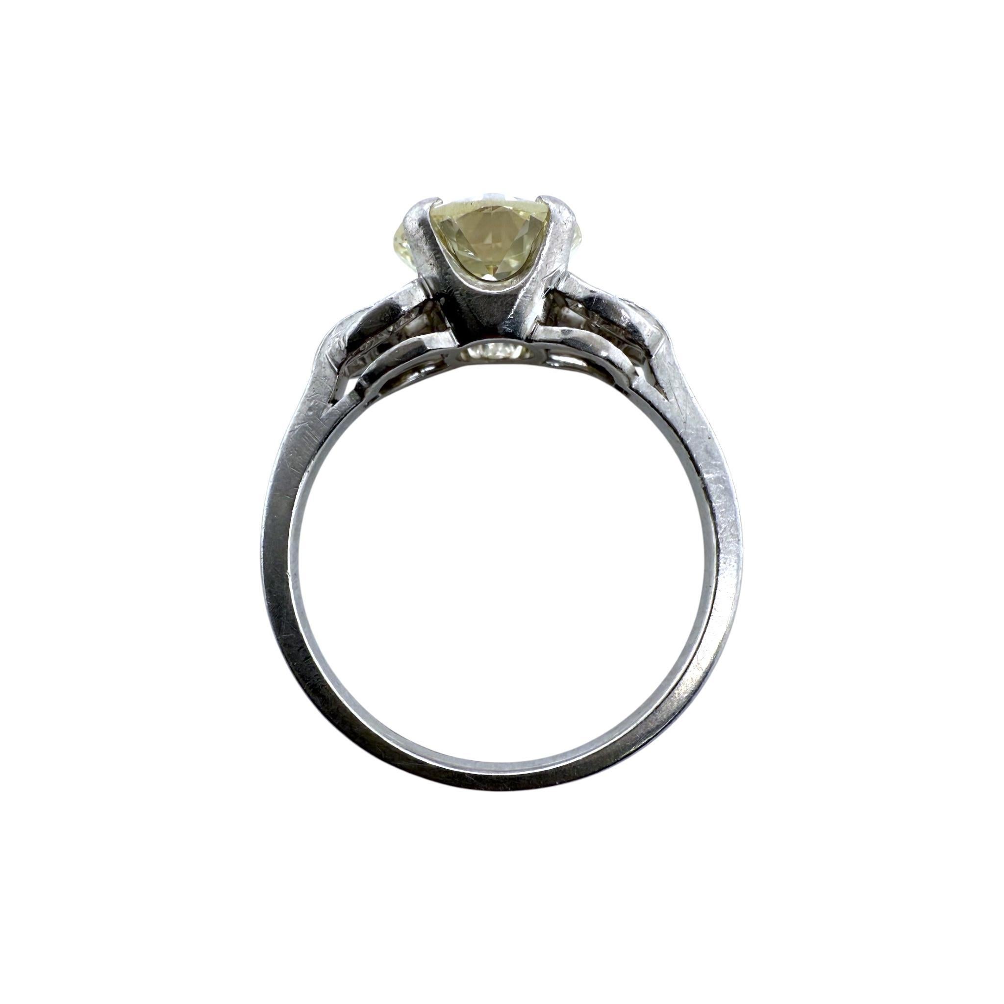 Anello di fidanzamento con diamante d'epoca in stile Art Deco da 2,19 carati con taglio europeo GIA in vendita 3