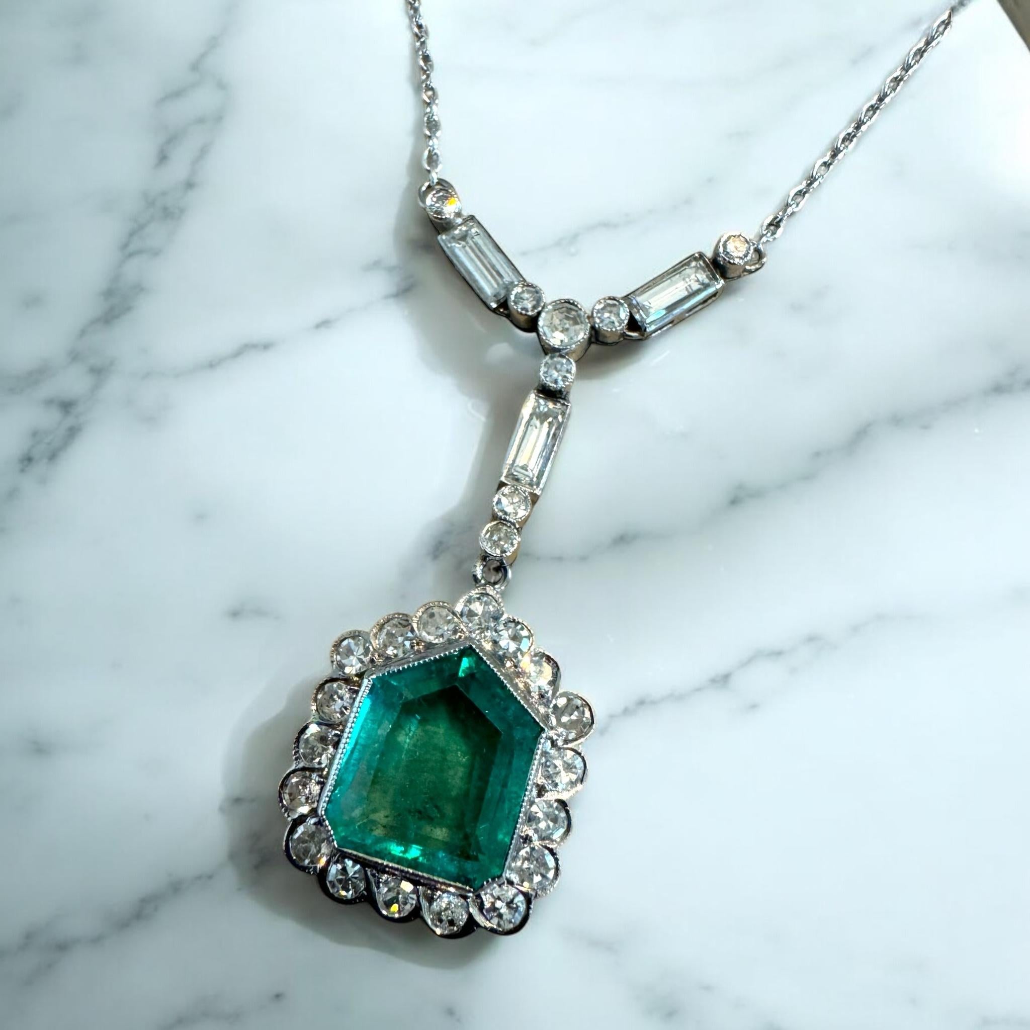 Vintage Art Deco Era Colombian Emerald & Diamond Necklace For Sale 4