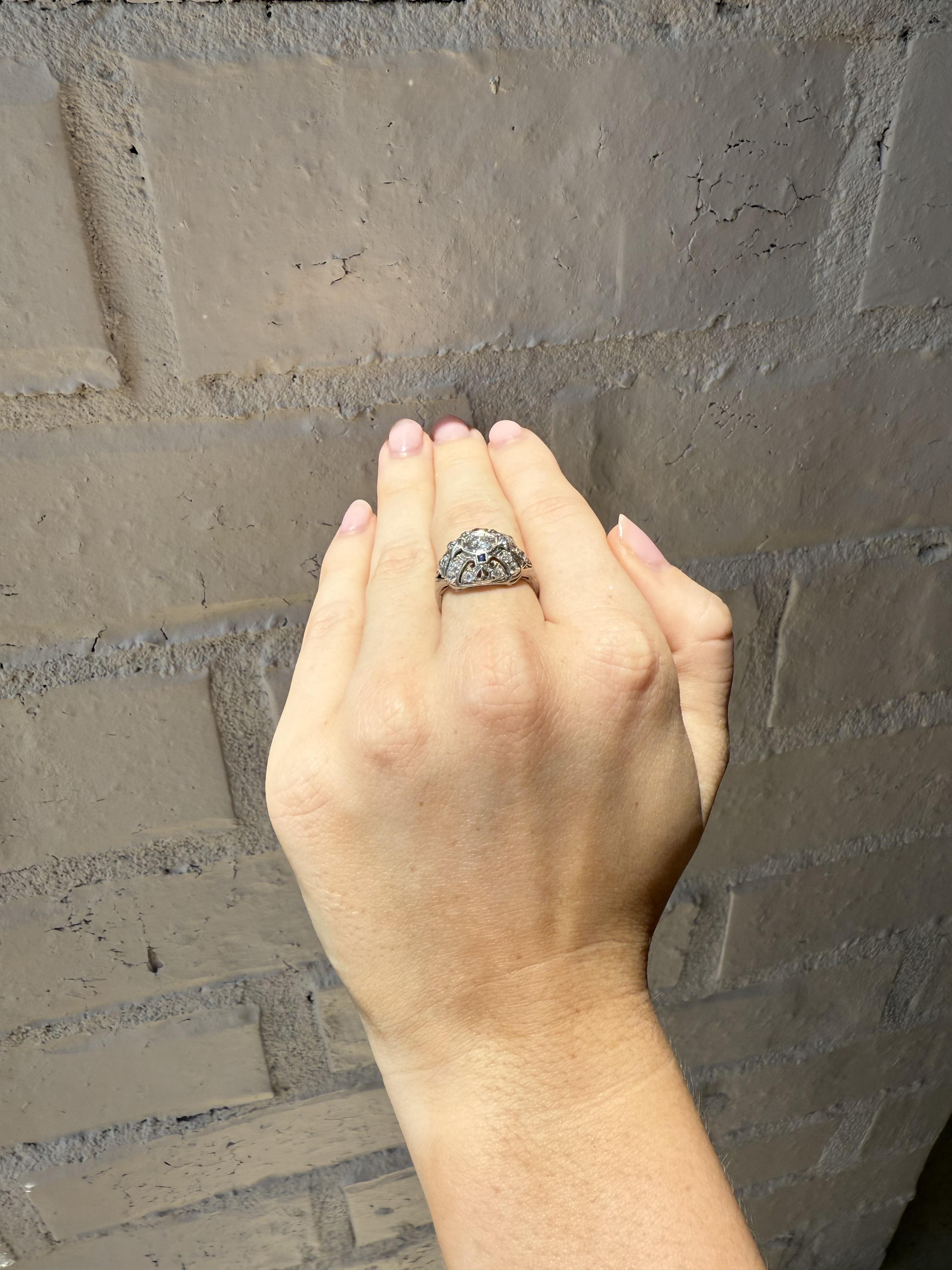 Anillo de Cóctel Vintage de Platino con Diamantes y Zafiro de la Época Art Déco Corte europeo antiguo en venta