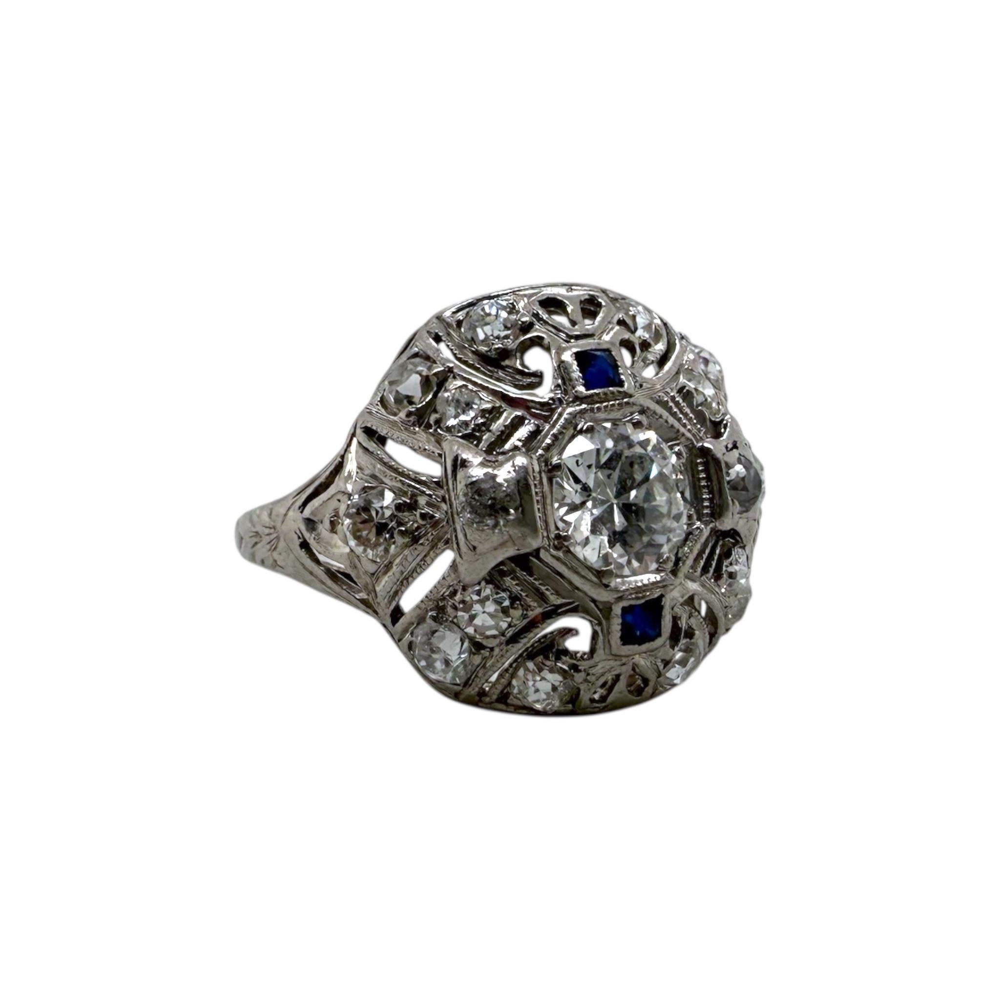 Anillo de Cóctel Vintage de Platino con Diamantes y Zafiro de la Época Art Déco en Bueno estado para la venta en Montgomery, AL