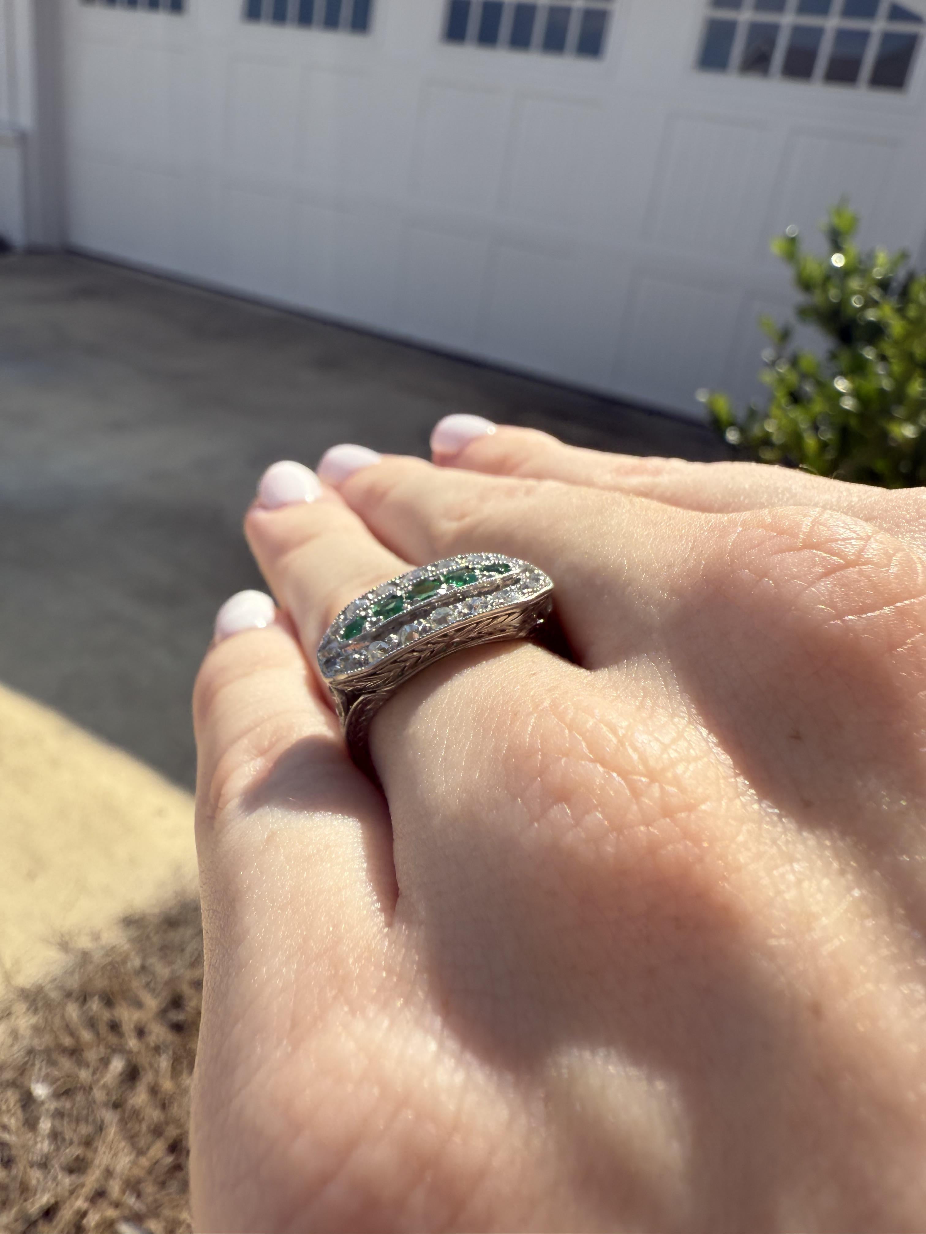 Vintage Art Deco Ära Smaragd & Diamant Cocktail Ring im Zustand „Gut“ im Angebot in Montgomery, AL
