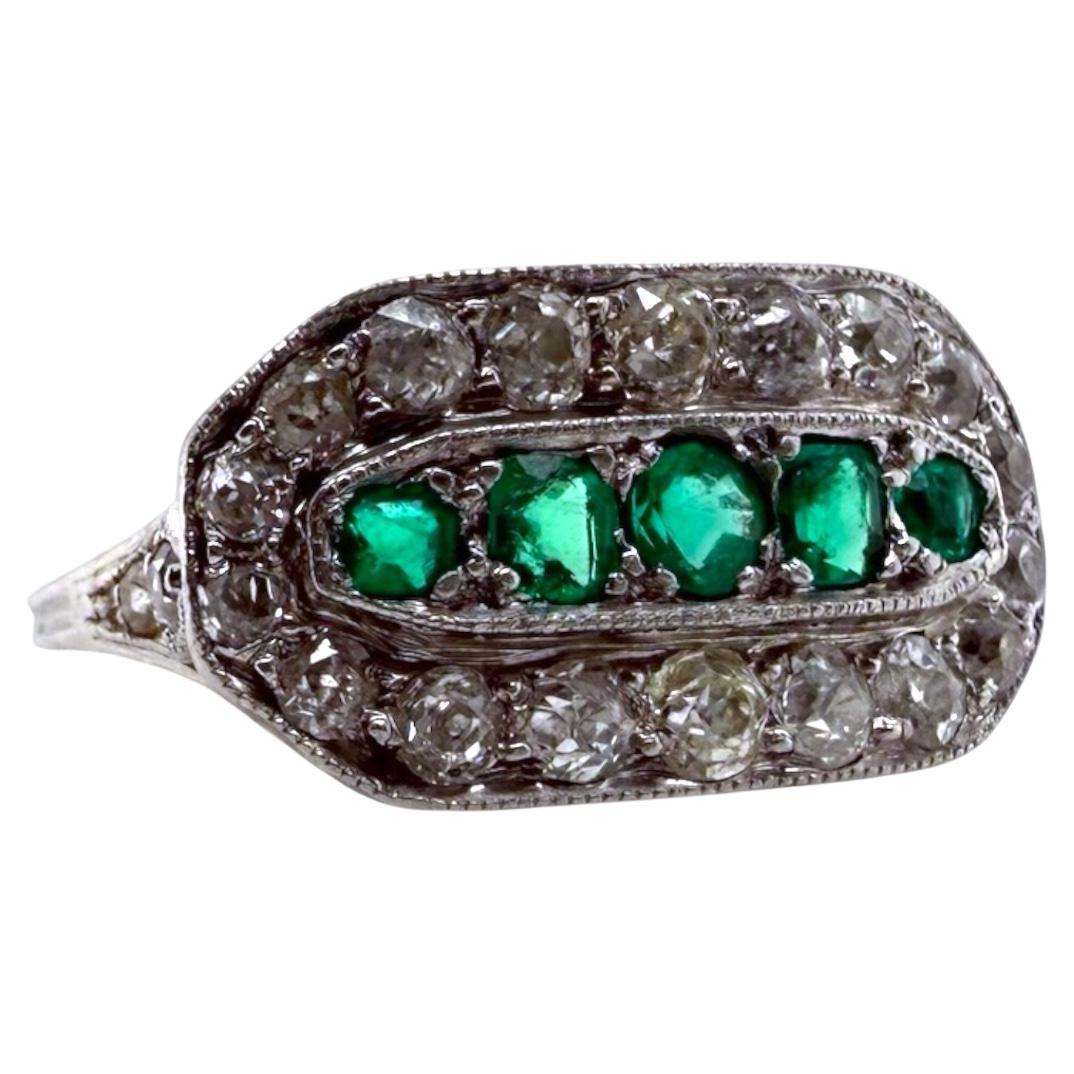 Vintage Art Deco Ära Smaragd & Diamant Cocktail Ring im Angebot