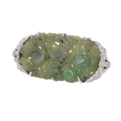Brosche aus Platin 18KT Weißgold mit echter Jade und Diamanten aus der Art-déco-Ära im Vintage-Stil