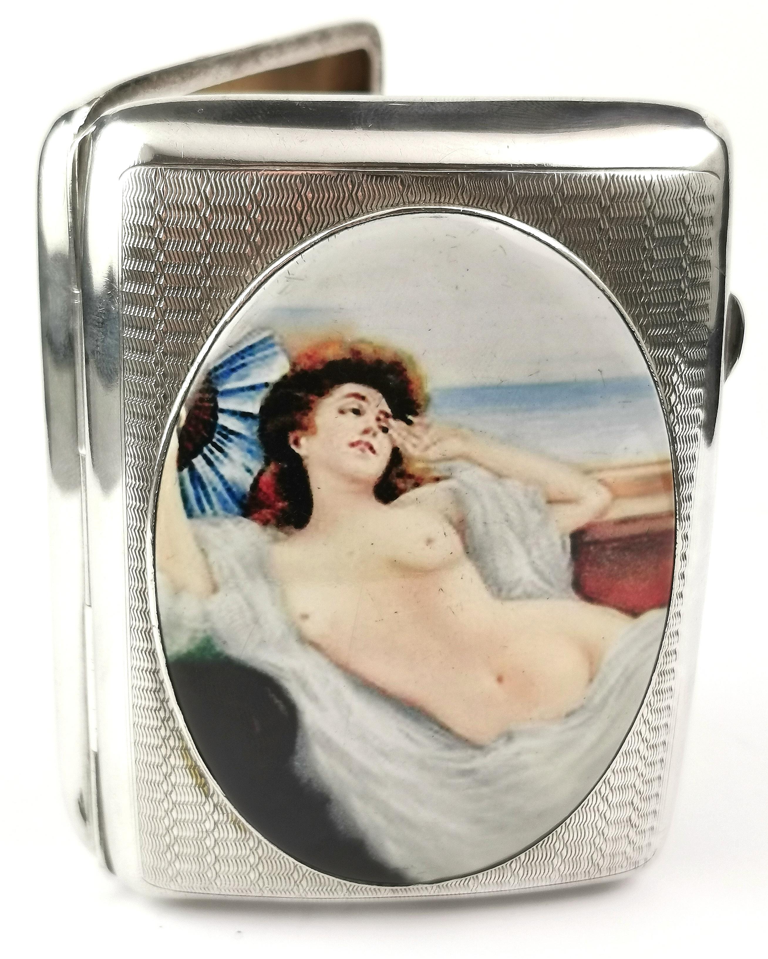 20ième siècle Étui à cigarettes Art déco vintage érotique en argent sterling émaillé  en vente