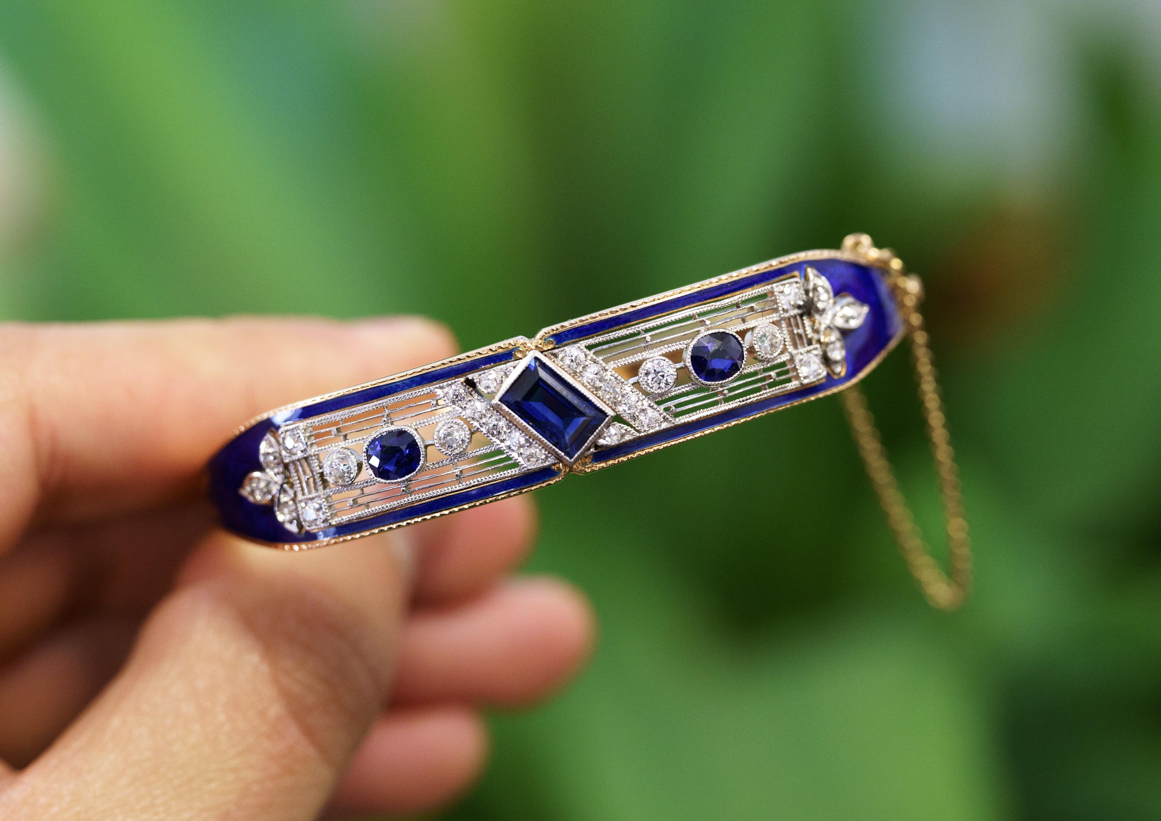 Vintage Art Deco Estate Blauer Saphir, Diamant & Emaille Armreif Armband (Gemischter Schliff) im Angebot
