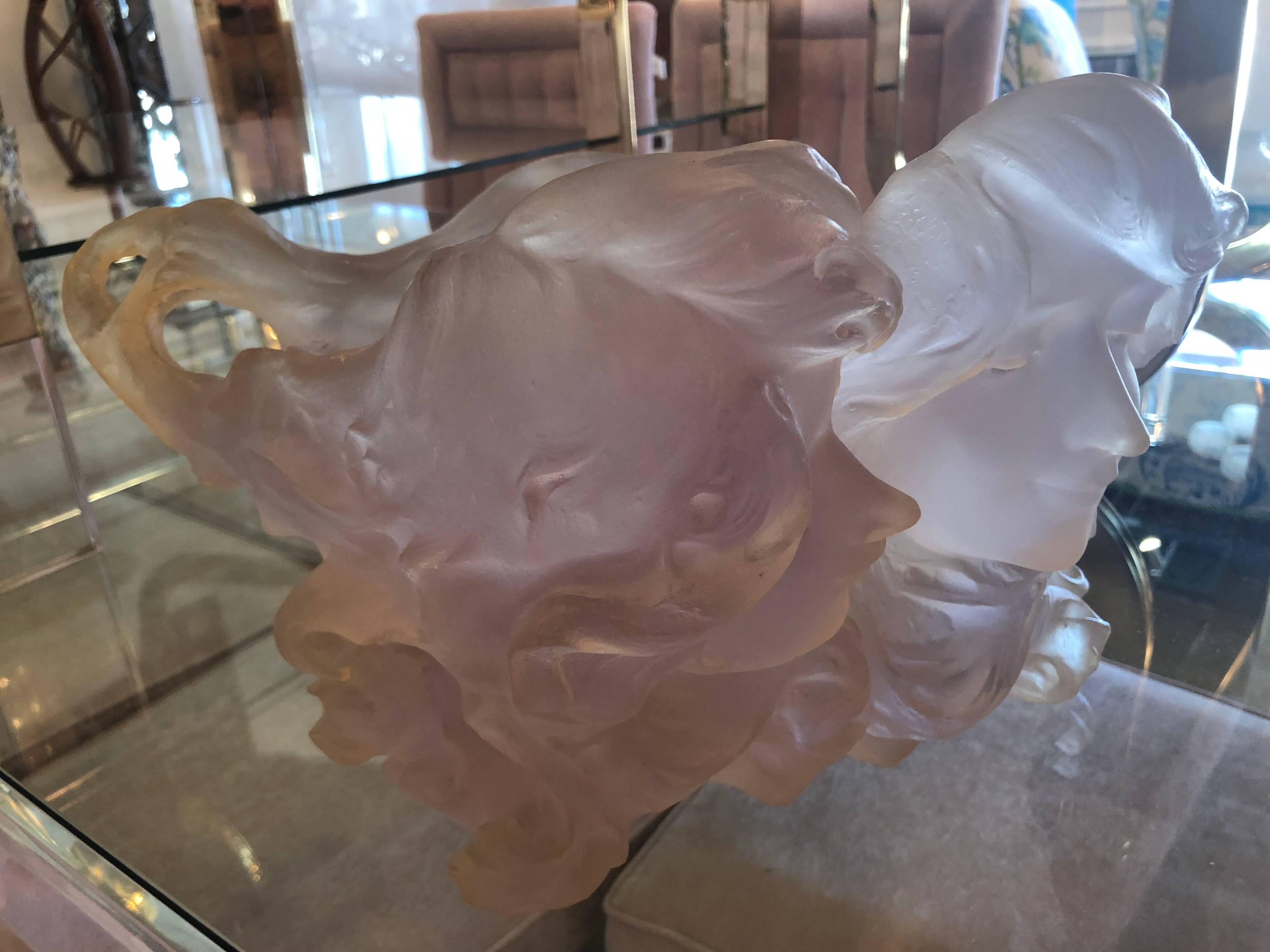 Milieu du XXe siècle Vase à visage vintage Art Déco rose composition pour femmes en vente