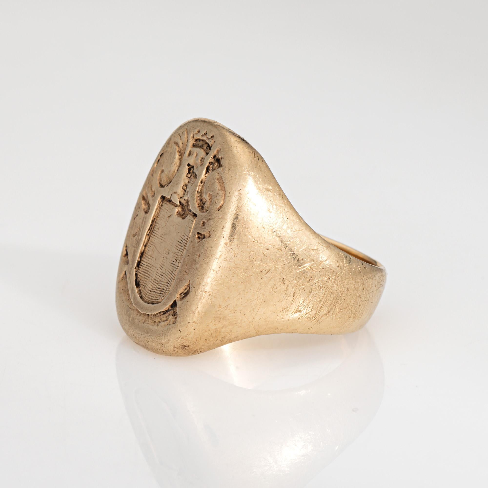 Art déco Vintage Art Deco Family Crest Signet Ring Heavy 14k Yellow Gold Sz 7.5 Jewelry en vente