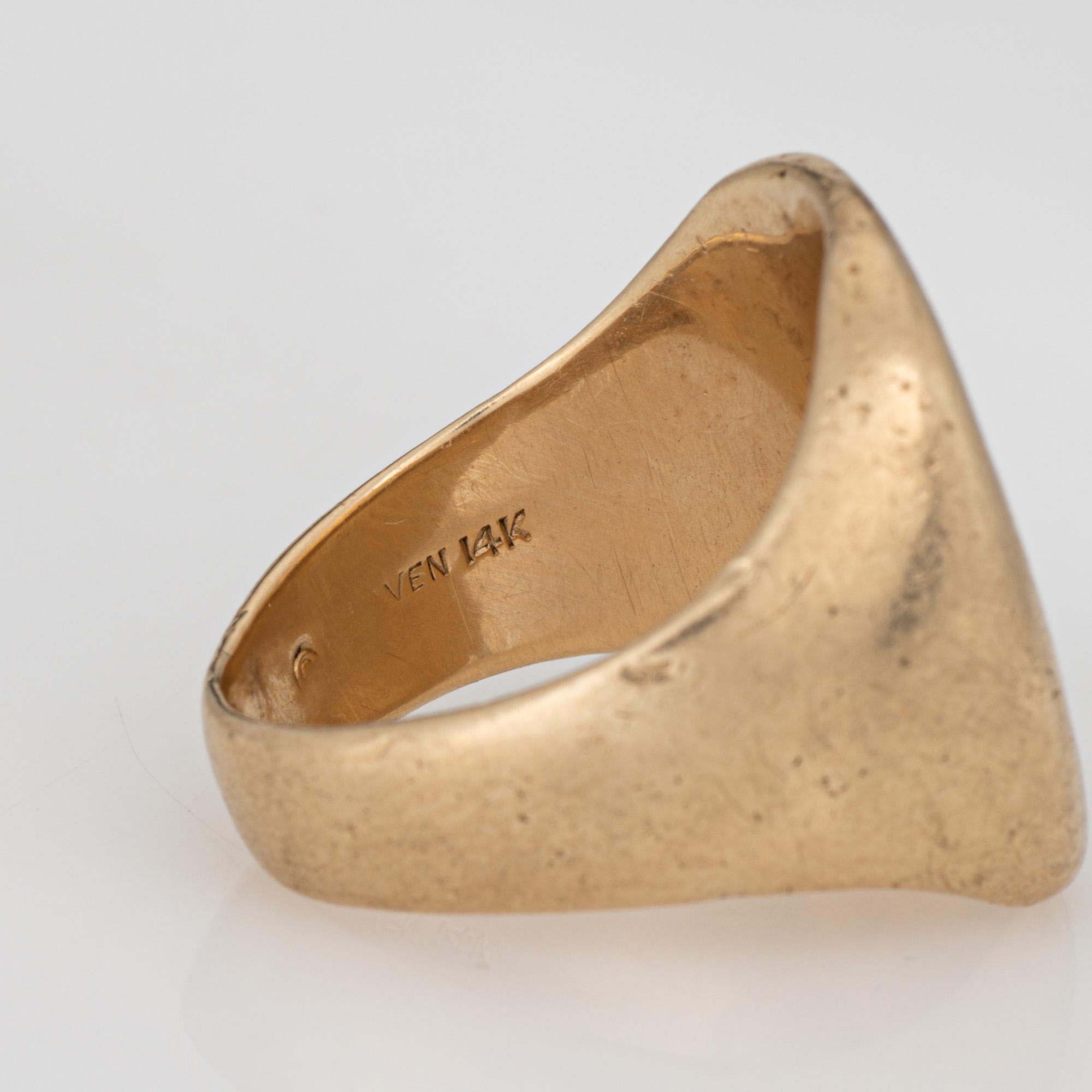 Vintage Art Deco Family Crest Signet Ring Heavy 14k Yellow Gold Sz 7.5 Jewelry en vente 1