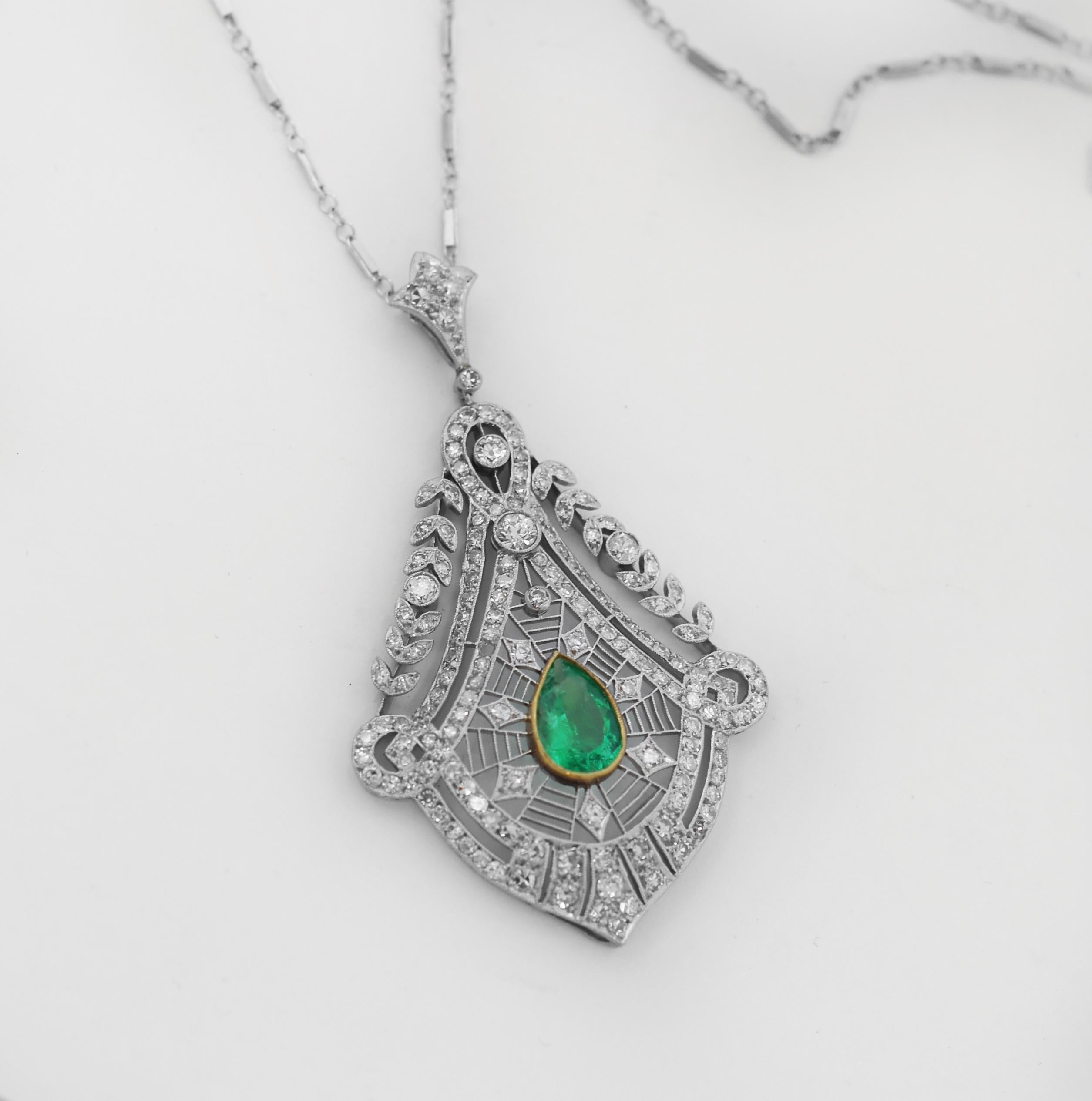 Pear Cut Vintage Art Deco Filigree Platinum Diamond and Emerald Necklace and Ring Set For Sale