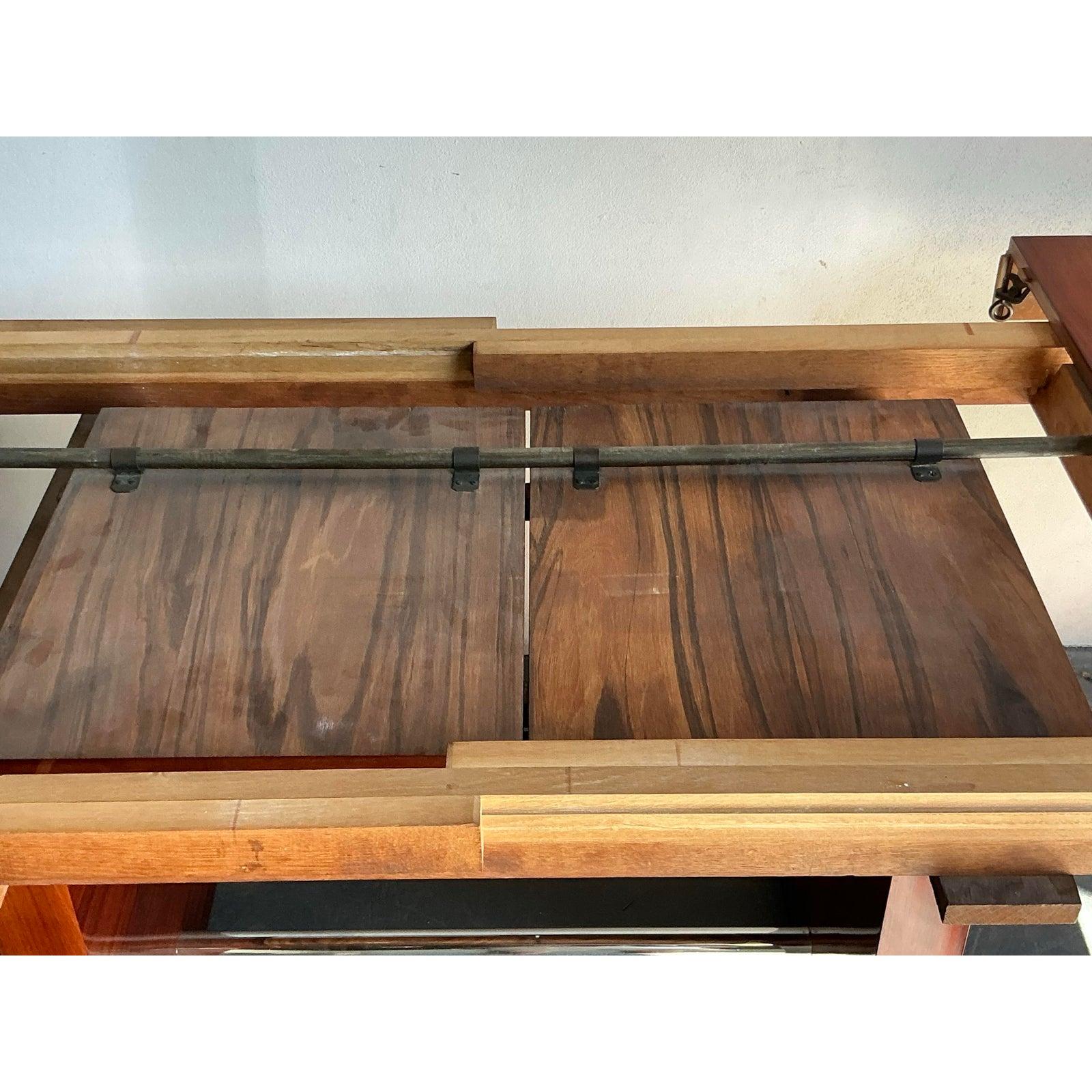 Vintage Art of Vintage Art of Vintage Art of Vintage Art of Vintage Art of Vintage Art of Vintage Art of Vintage Art of Vintage Art of Vintage Table à manger extensible en acajou flammé en vente 4