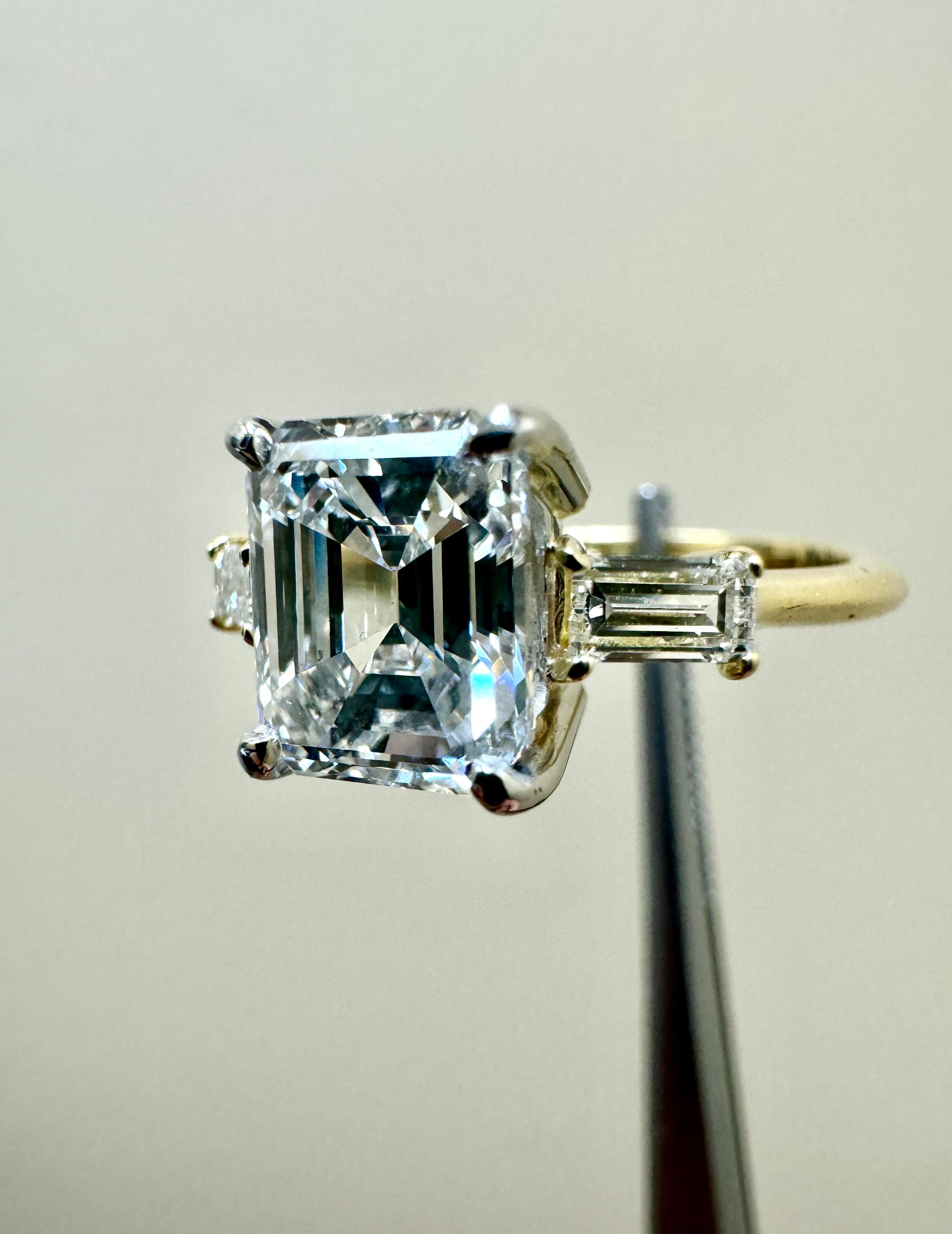 Vintage Art Deco GIA Certified 2.41 Carat Emerald Cut Diamond Engagement Ring For Sale 12
