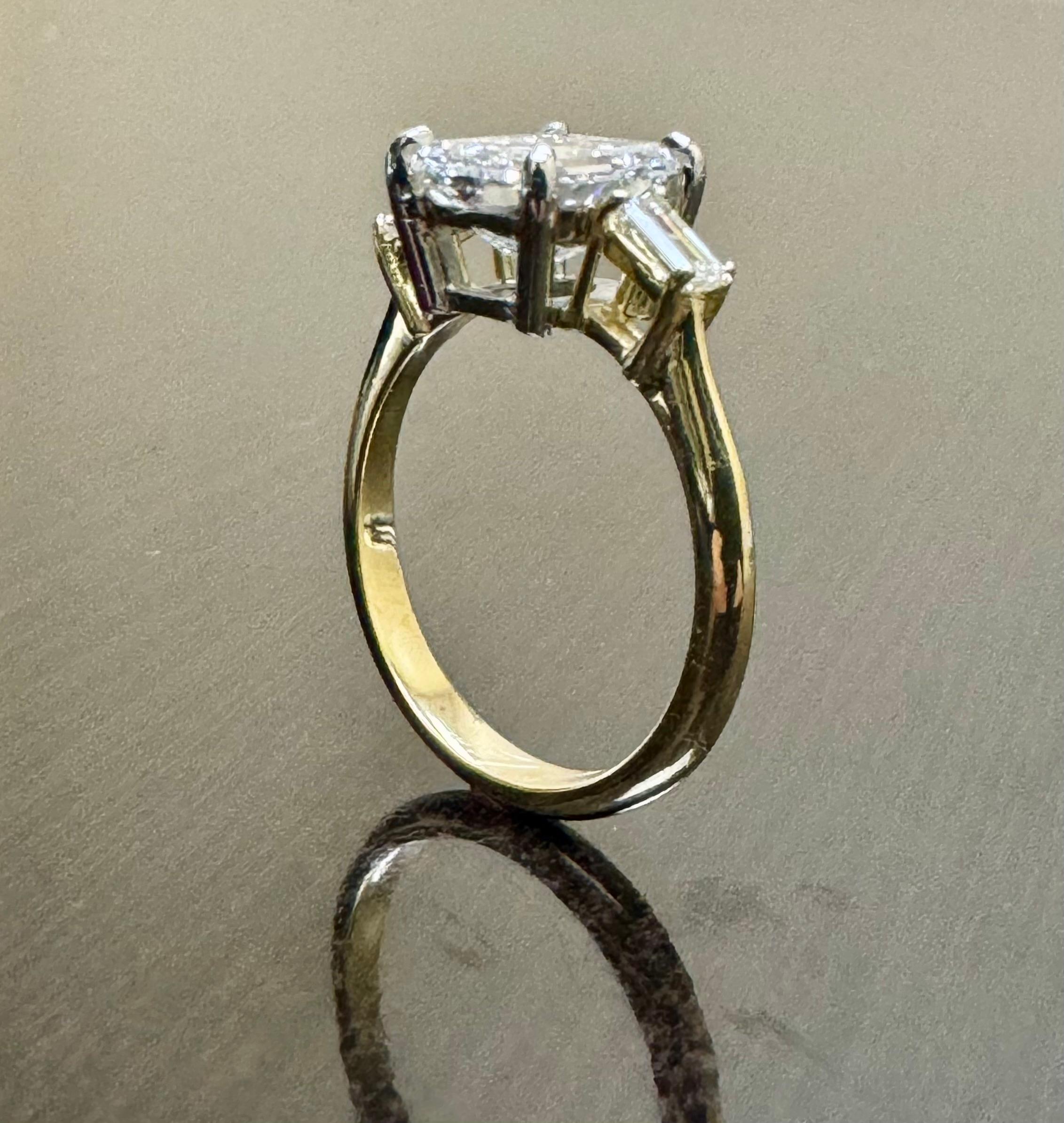 Vintage Art Deco GIA Certified 2.41 Carat Emerald Cut Diamond Engagement Ring For Sale 5