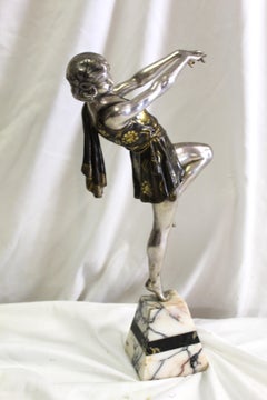 Vintage Art Deco Mädchen , In Tanzposition , Versilbertes Metallfinish, Pyramidenfuß