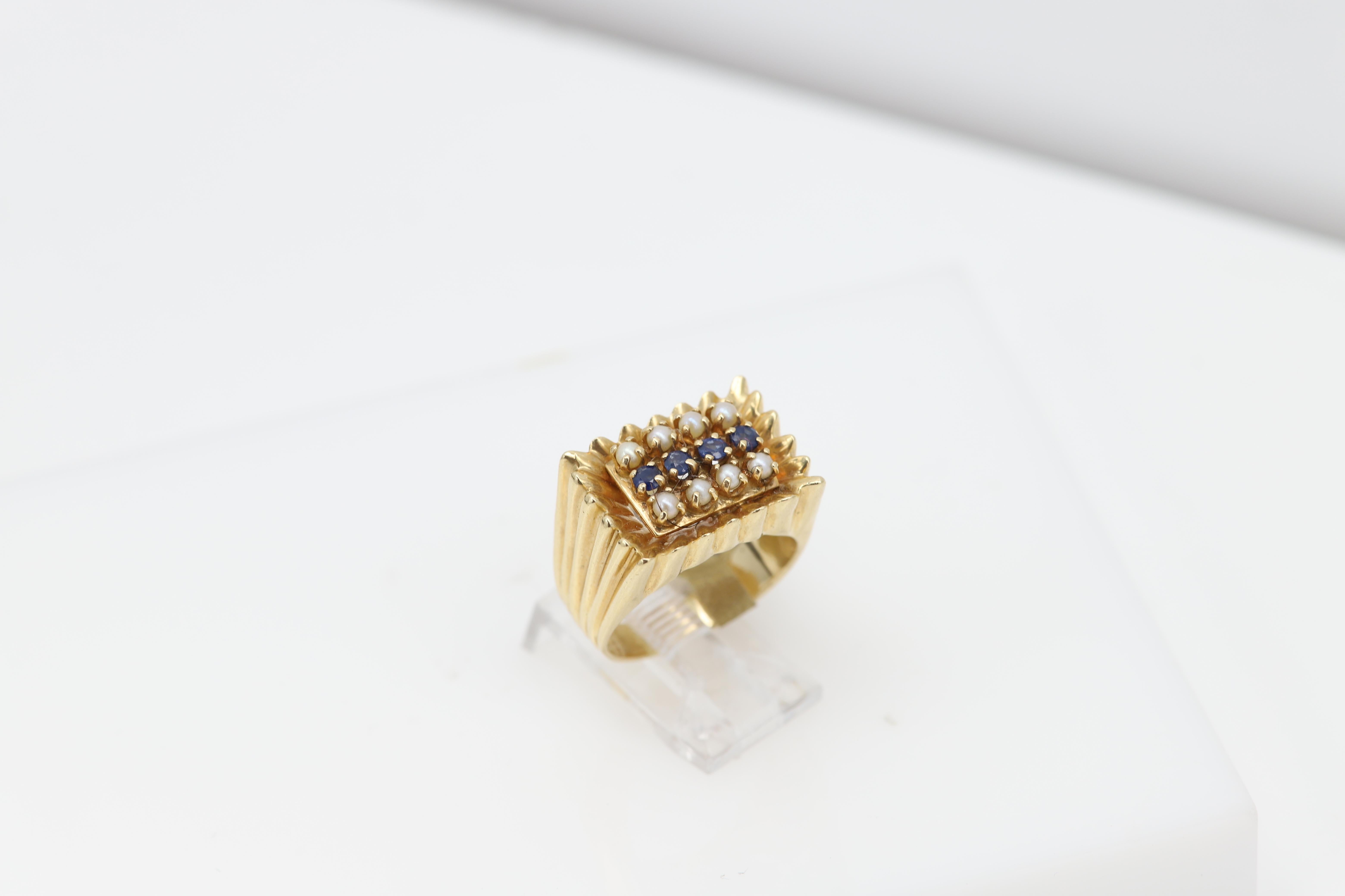 Women's Vintage Art Deco Gold Ring Blue Sapphire and pearls 14 Karat Yellow Gold For Sale
