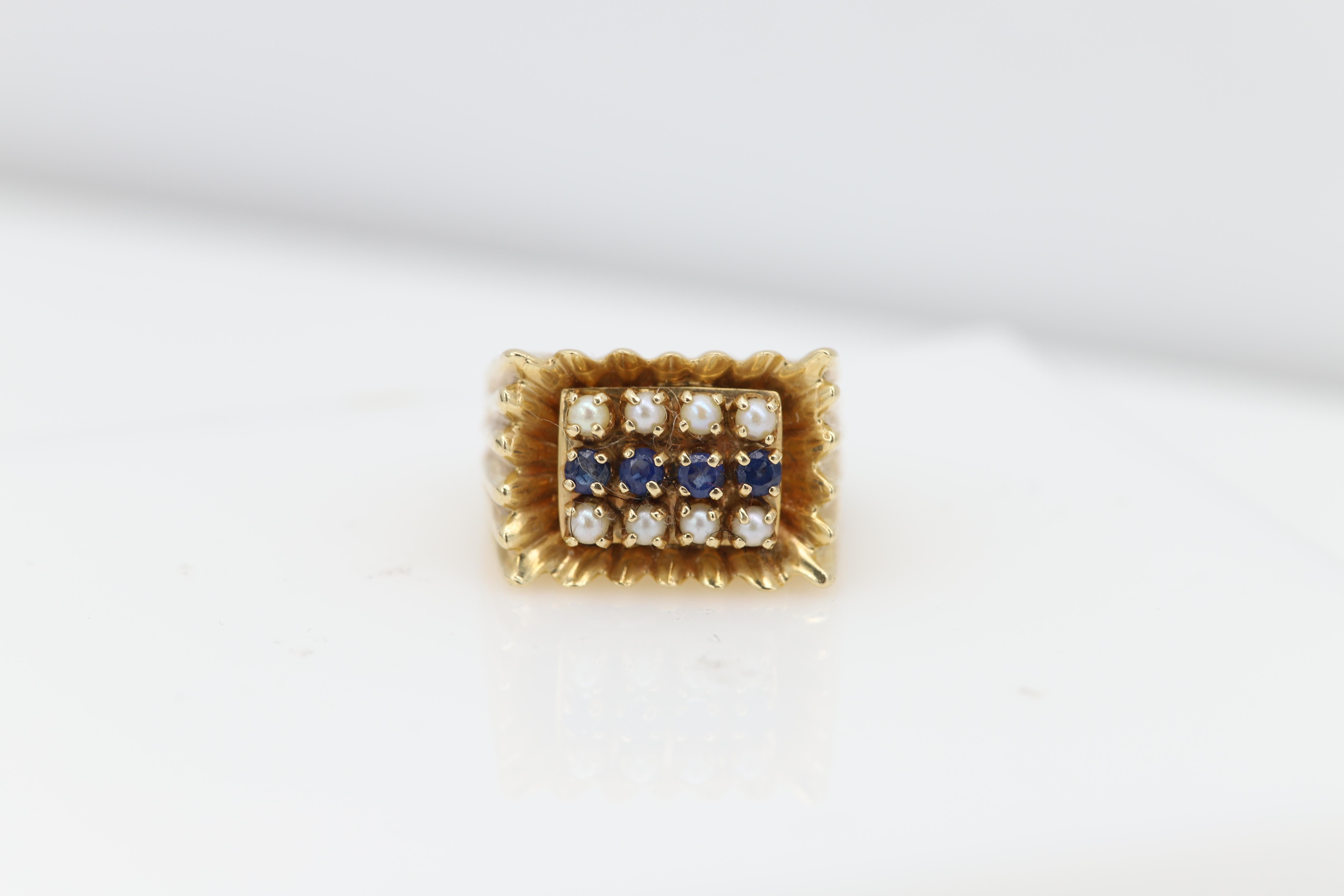Vintage Art Deco Gold Ring Blue Sapphire and pearls 14 Karat Yellow Gold For Sale 1