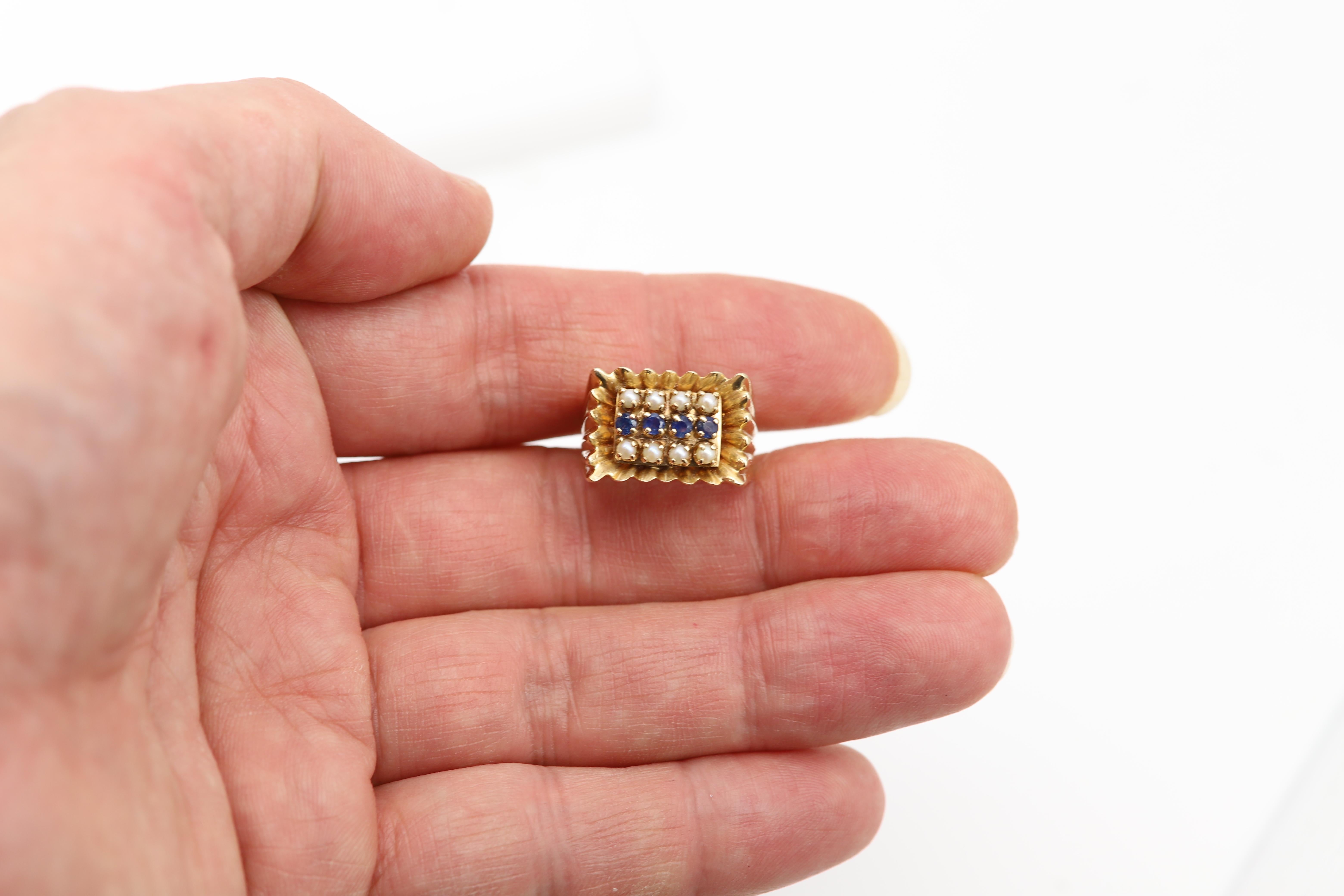 Vintage Art Deco Gold Ring Blue Sapphire and pearls 14 Karat Yellow Gold For Sale 2