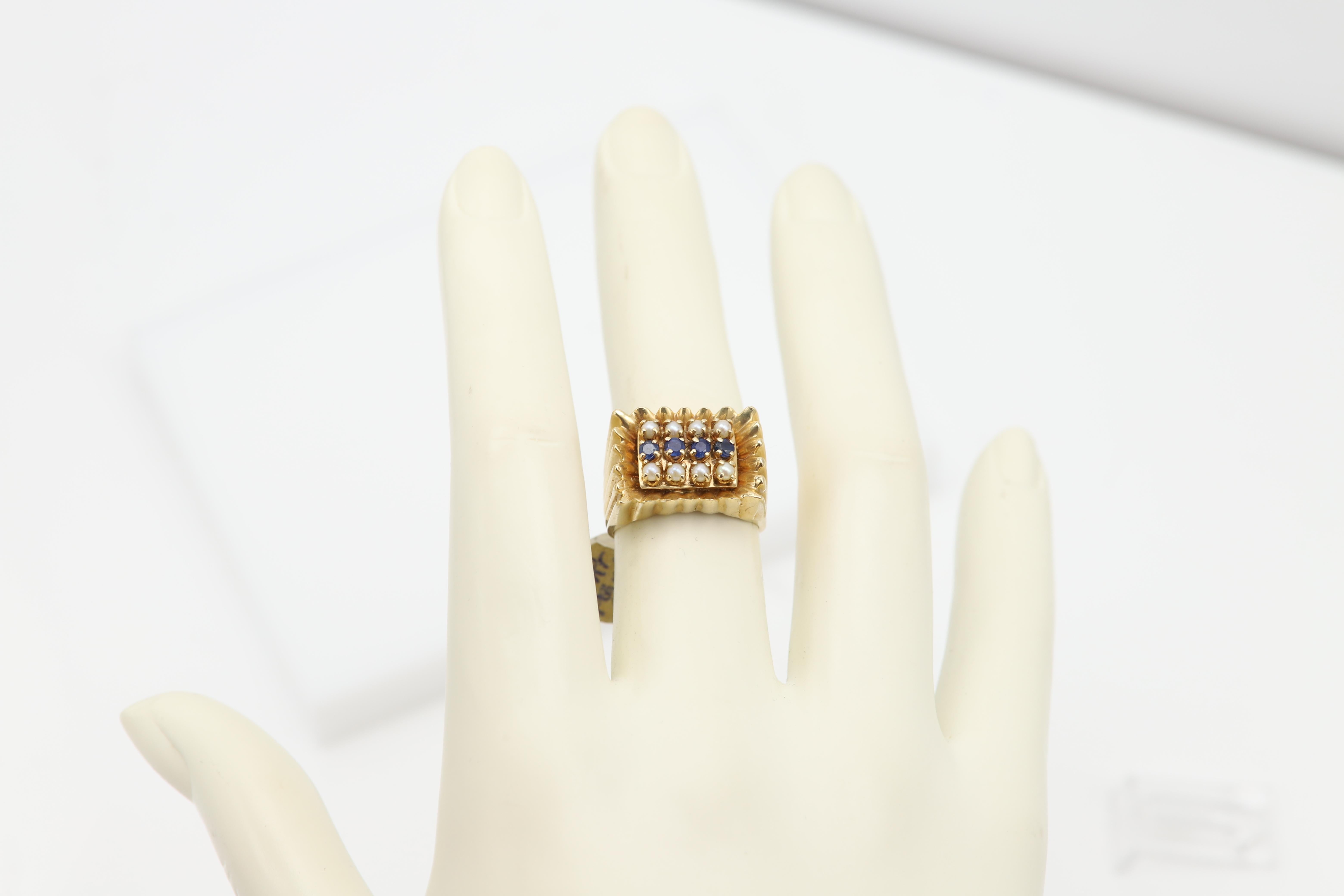 Vintage Art Deco Gold Ring Blue Sapphire and pearls 14 Karat Yellow Gold For Sale 3