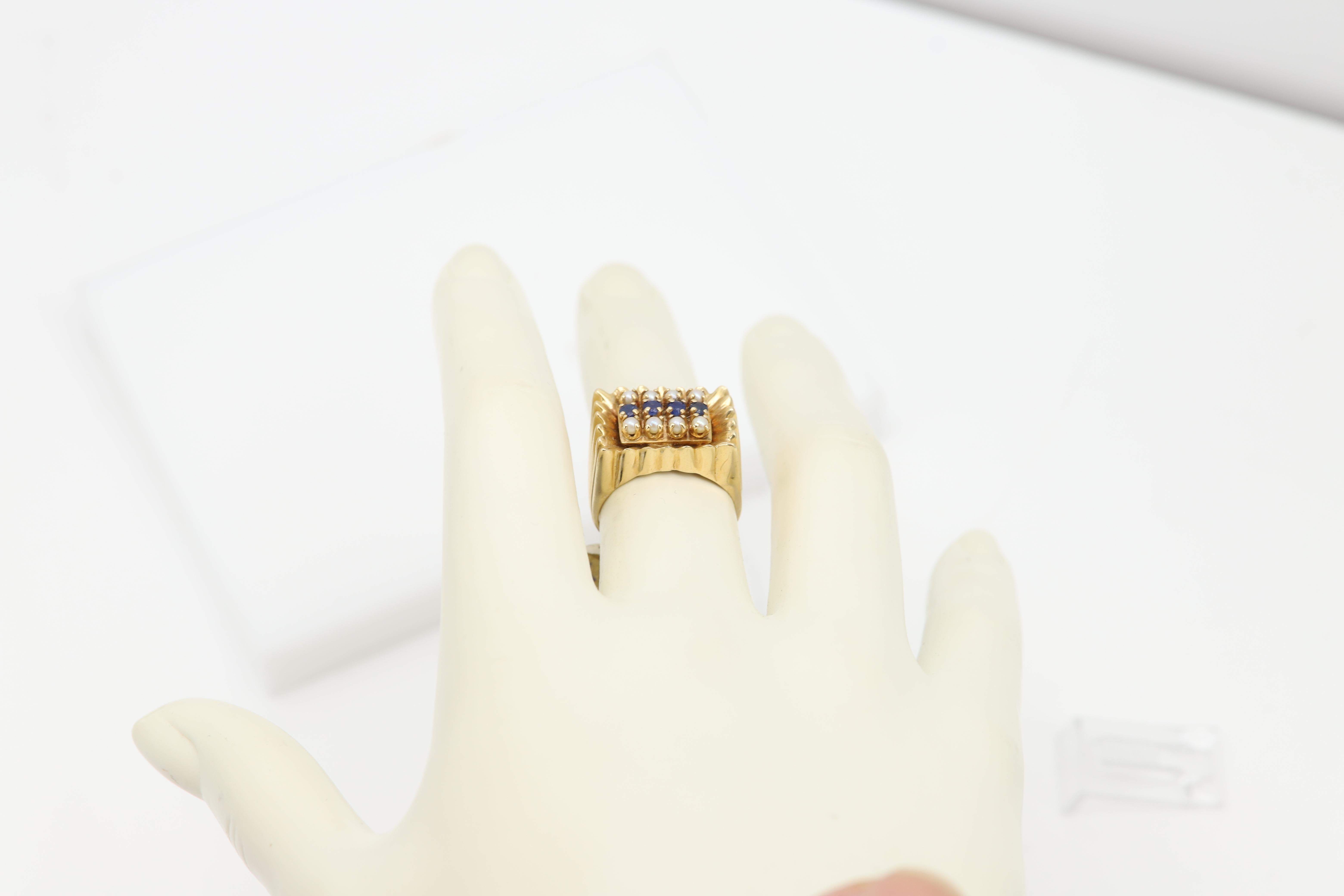 Vintage Art Deco Gold Ring Blue Sapphire and pearls 14 Karat Yellow Gold For Sale 4