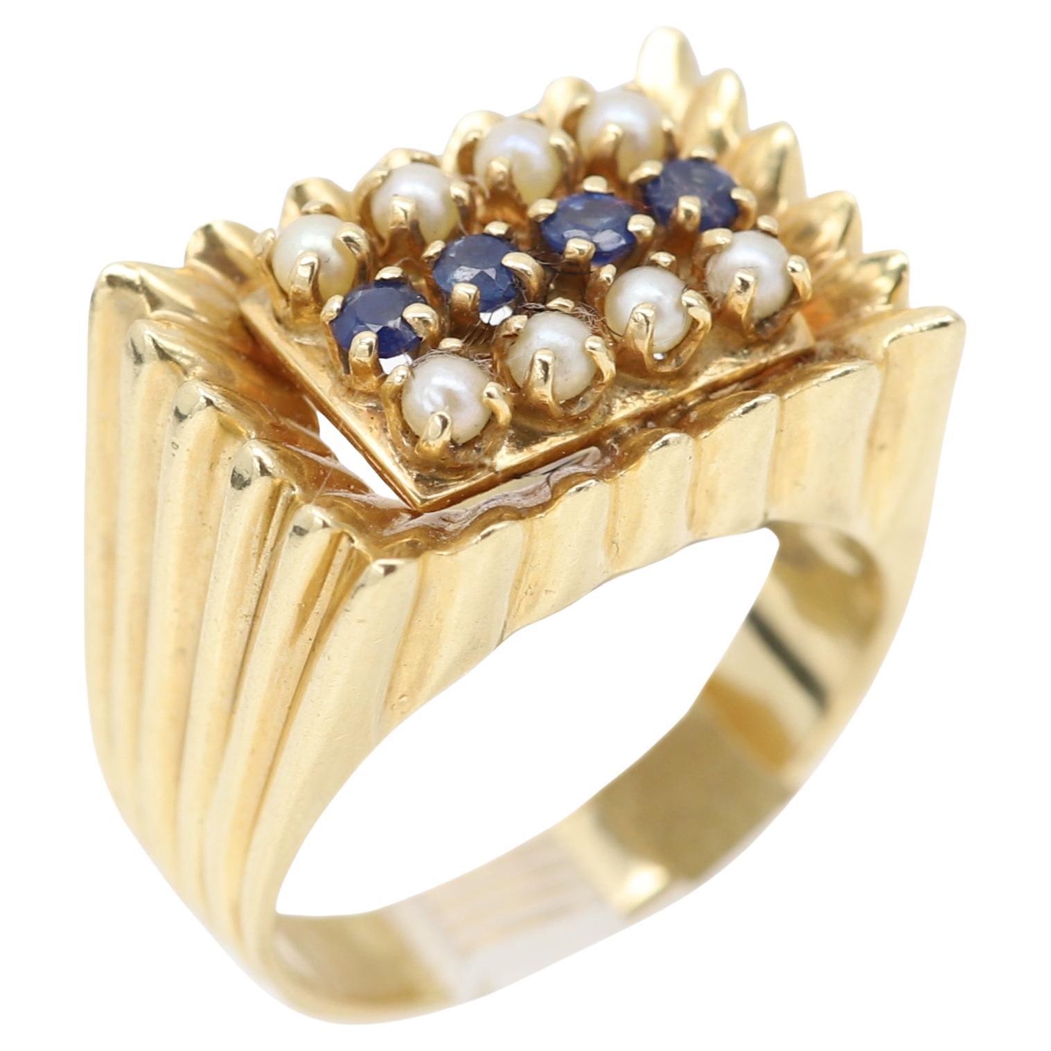 Vintage Art Deco Gold Ring Blue Sapphire and pearls 14 Karat Yellow Gold For Sale