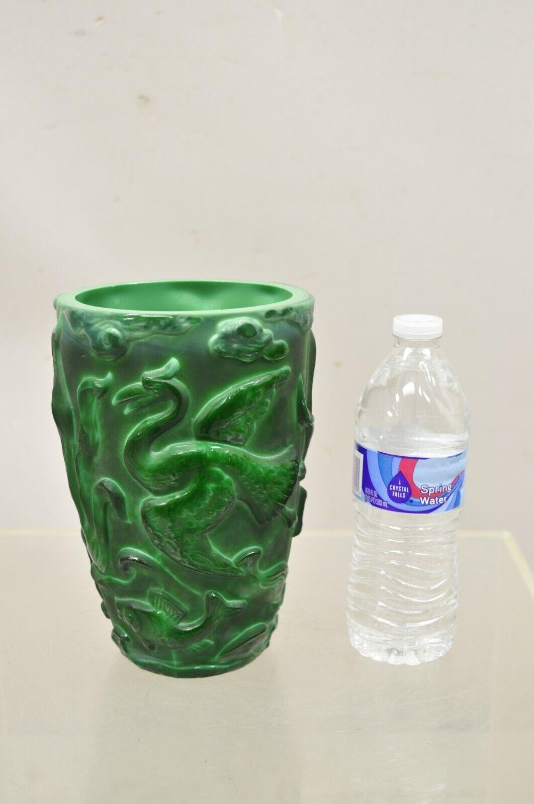 Vase Vintage Art Deco en verre vert 
