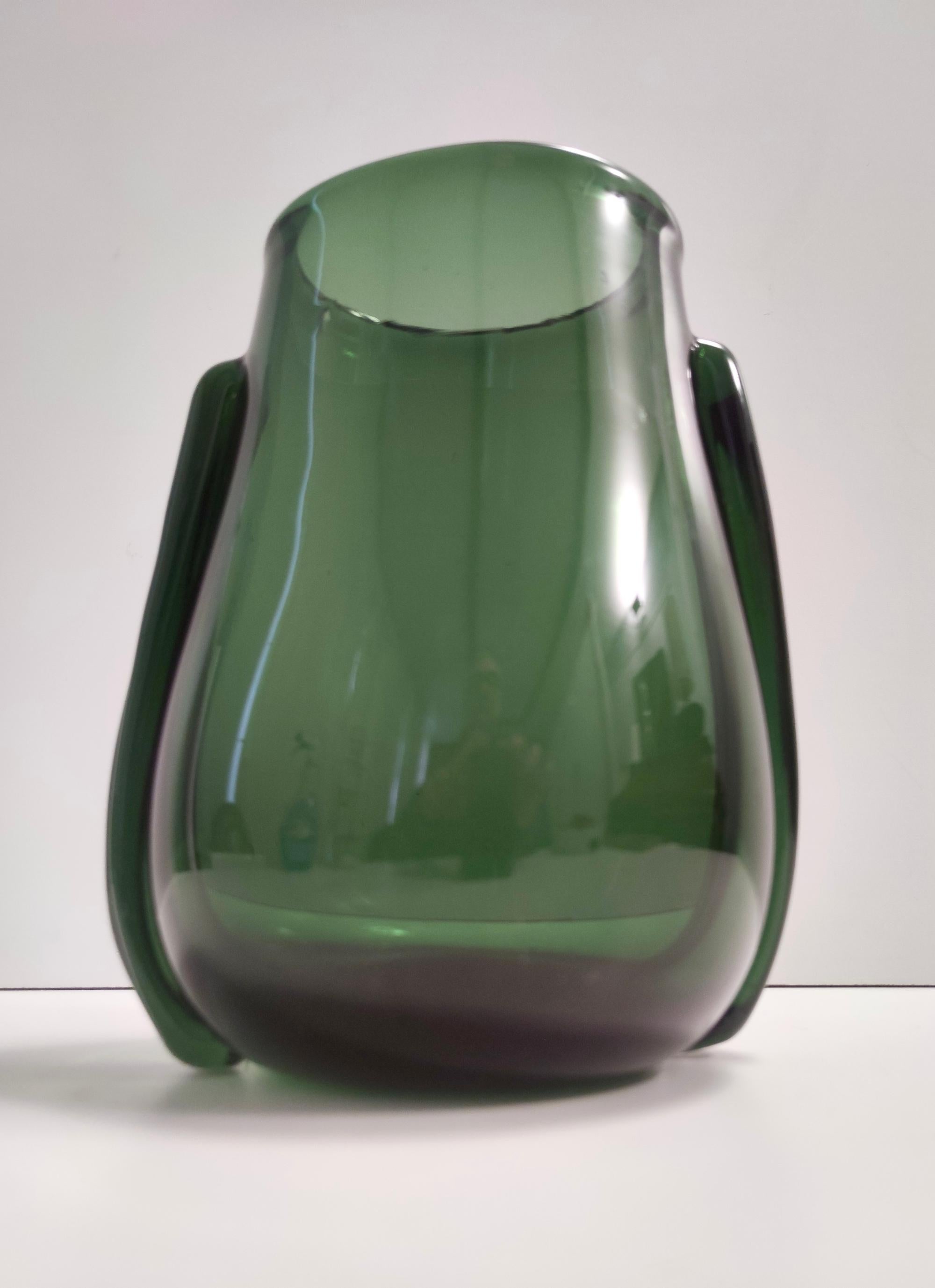 Vintage Art Deco Green Hand-Blown Glass Vase, Empoli, Italy In Excellent Condition For Sale In Bresso, Lombardy
