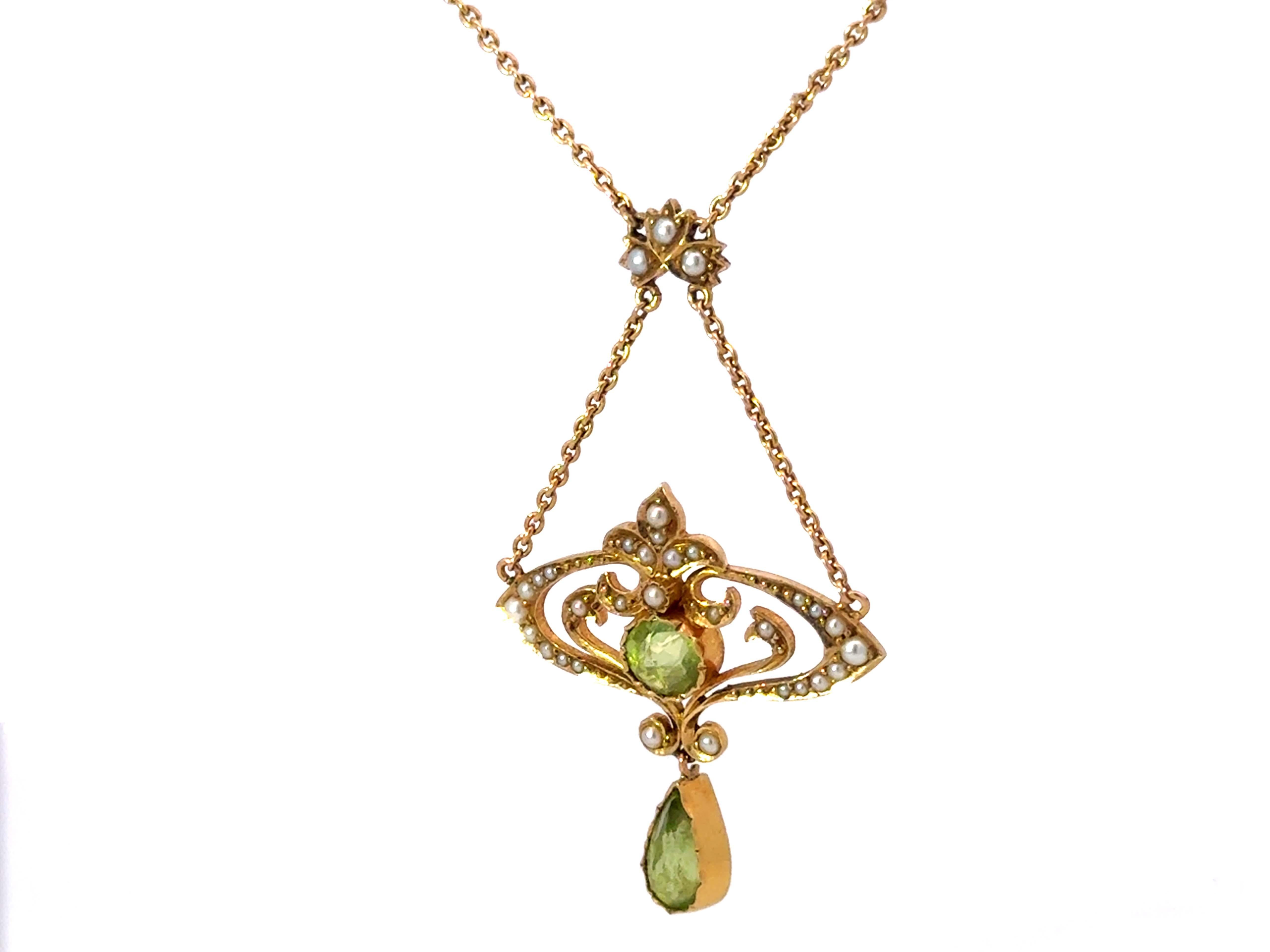 Vintage Art Deco Green Peridot and Seed Pearls Pendant Necklace 15k Pink Gold In Excellent Condition For Sale In Honolulu, HI