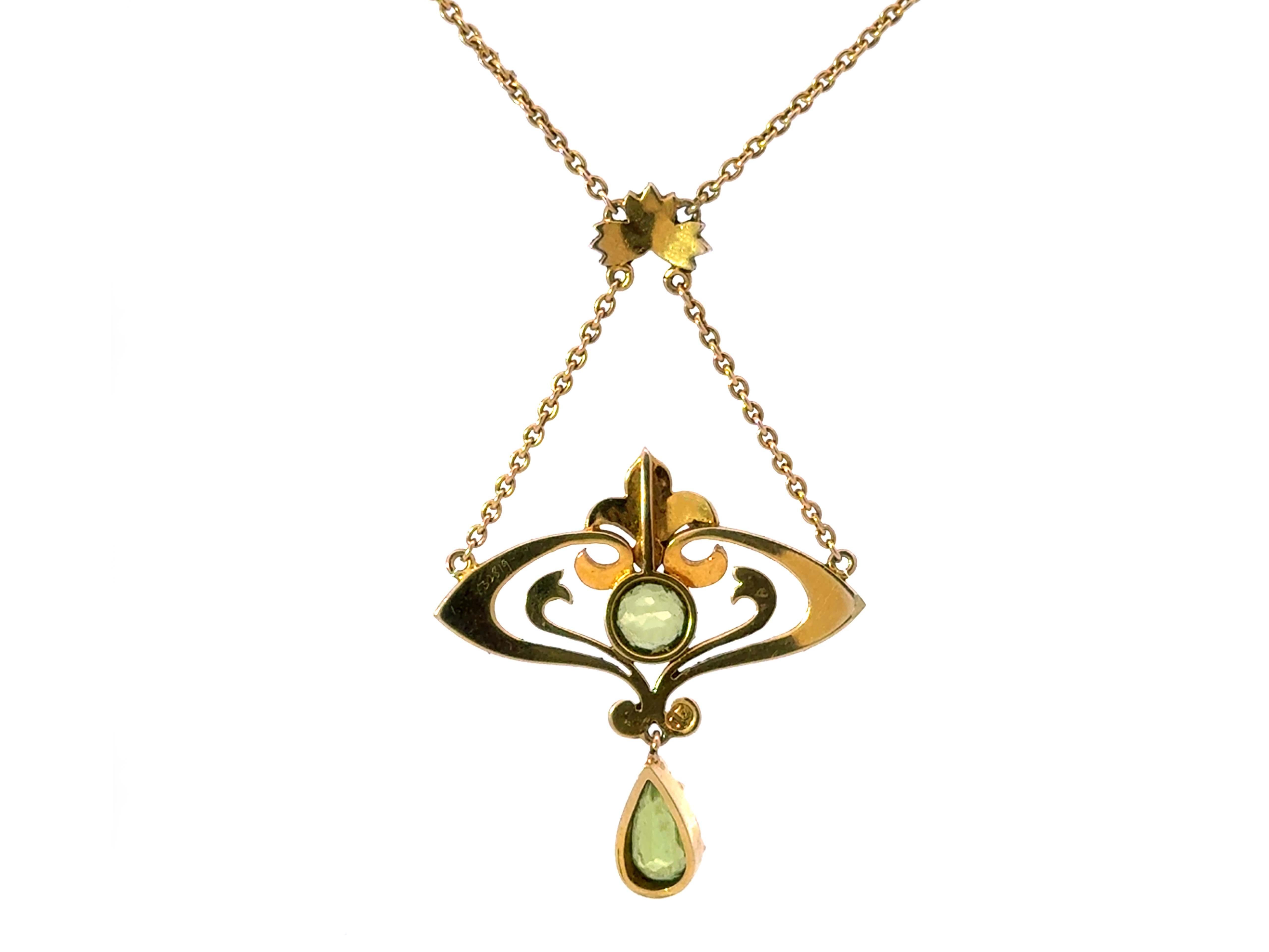 Vintage Art Deco Green Peridot and Seed Pearls Pendant Necklace 15k Pink Gold For Sale 2
