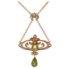 Vintage Art Deco Green Peridot and Seed Pearls Pendant Necklace 15k Pink Gold