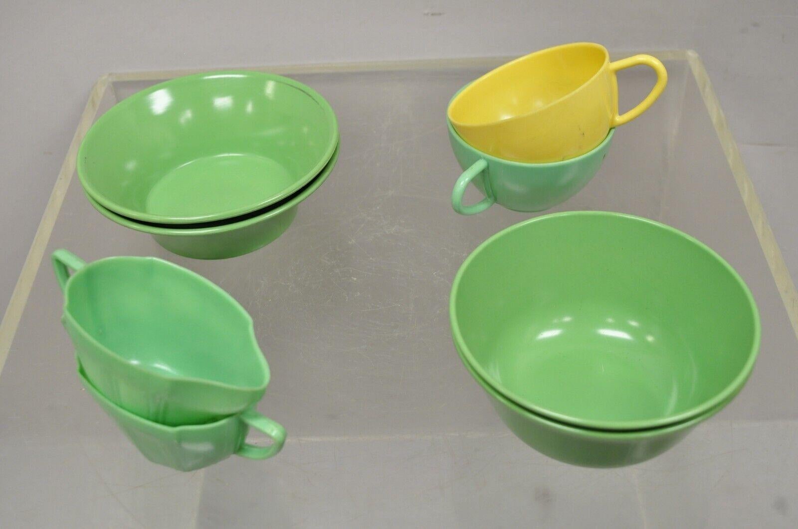 Vintage Art Deco green & yellow Bonny Ware Safetyware bowl set - 8 Pc set. Item features (4) Green 