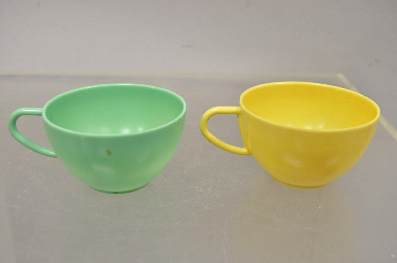 20th Century Vintage Art Deco Green & Yellow Bonny Ware Safetyware Bowl Set, 8 Pc Set For Sale